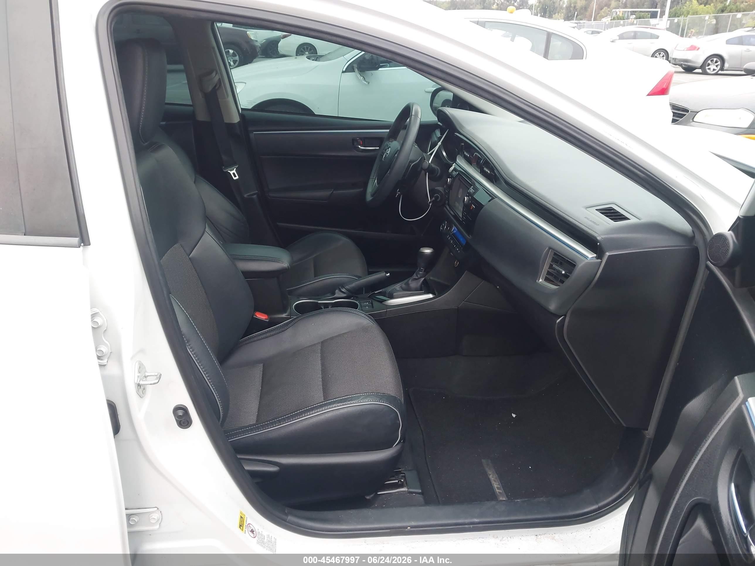 2015 Toyota Corolla S Plus White vin: 5YFBURHE3FP294414