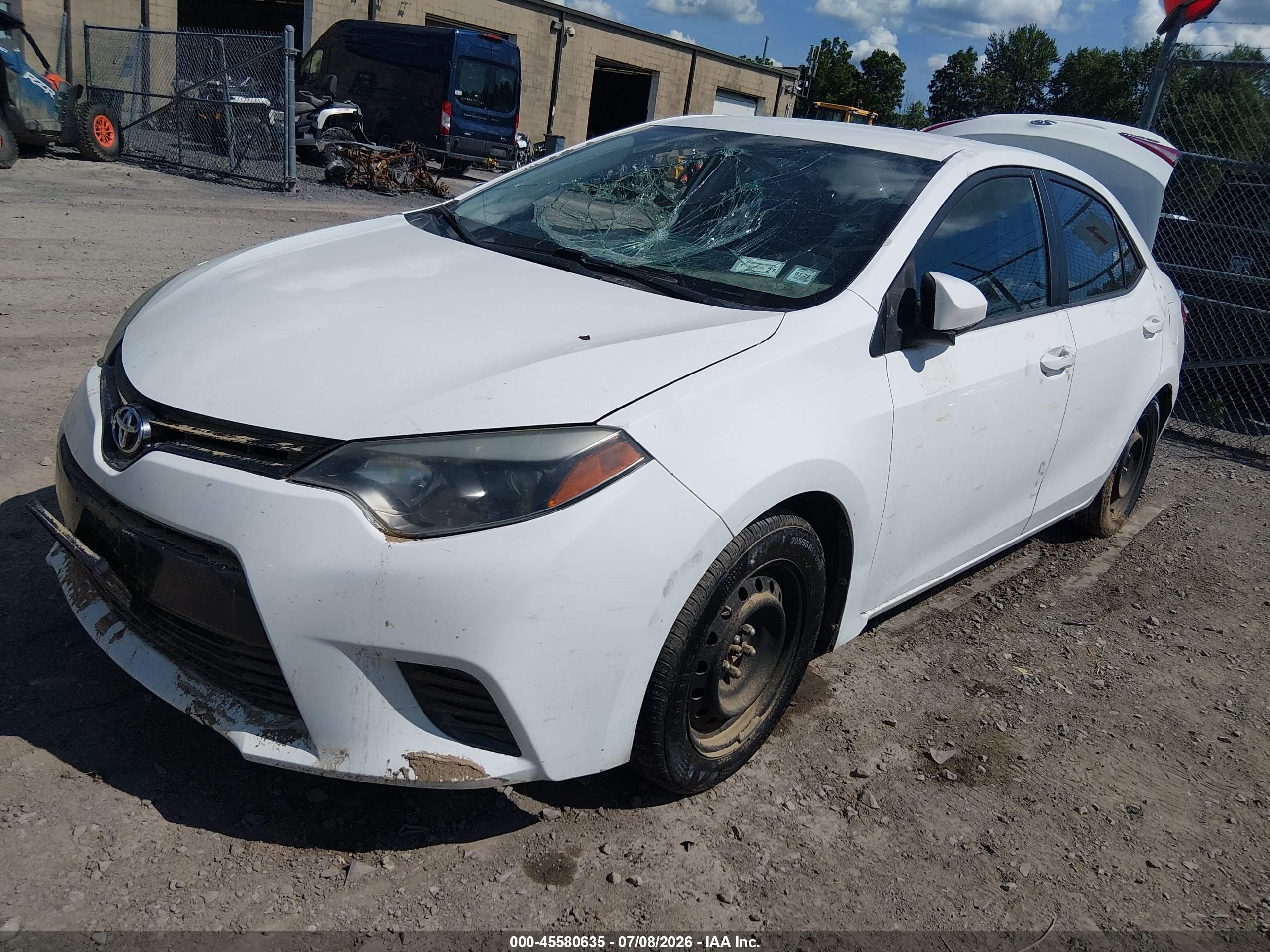 2015 Toyota Corolla Le Белый vin: 5YFBURHE3FP299113
