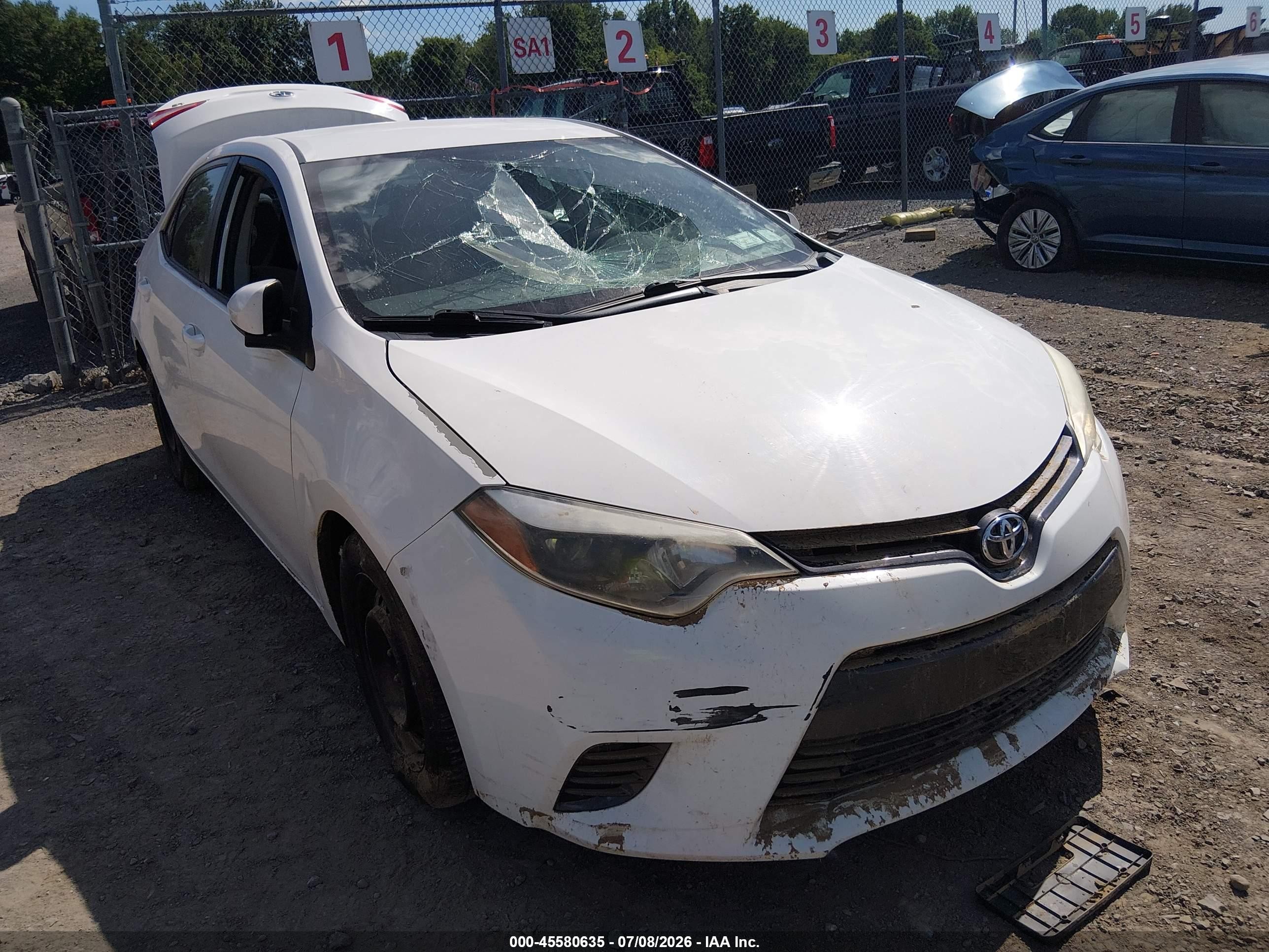 2015 Toyota Corolla Le Белый vin: 5YFBURHE3FP299113