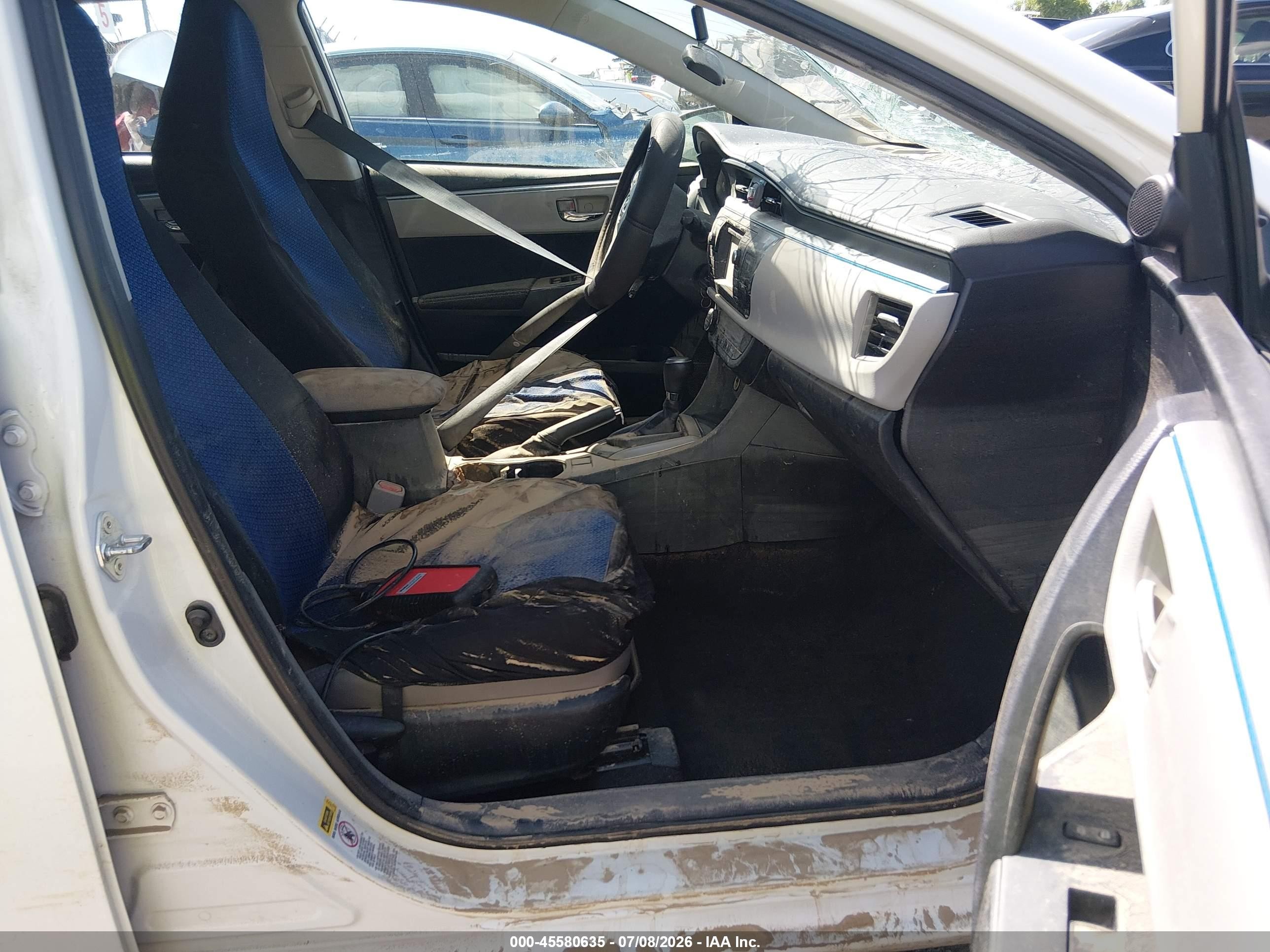 2015 Toyota Corolla Le Белый vin: 5YFBURHE3FP299113