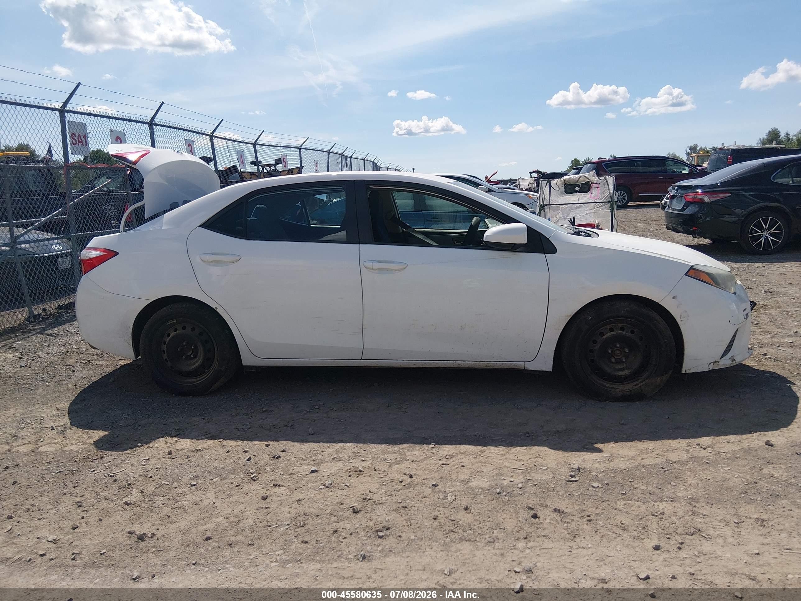 2015 Toyota Corolla Le Белый vin: 5YFBURHE3FP299113