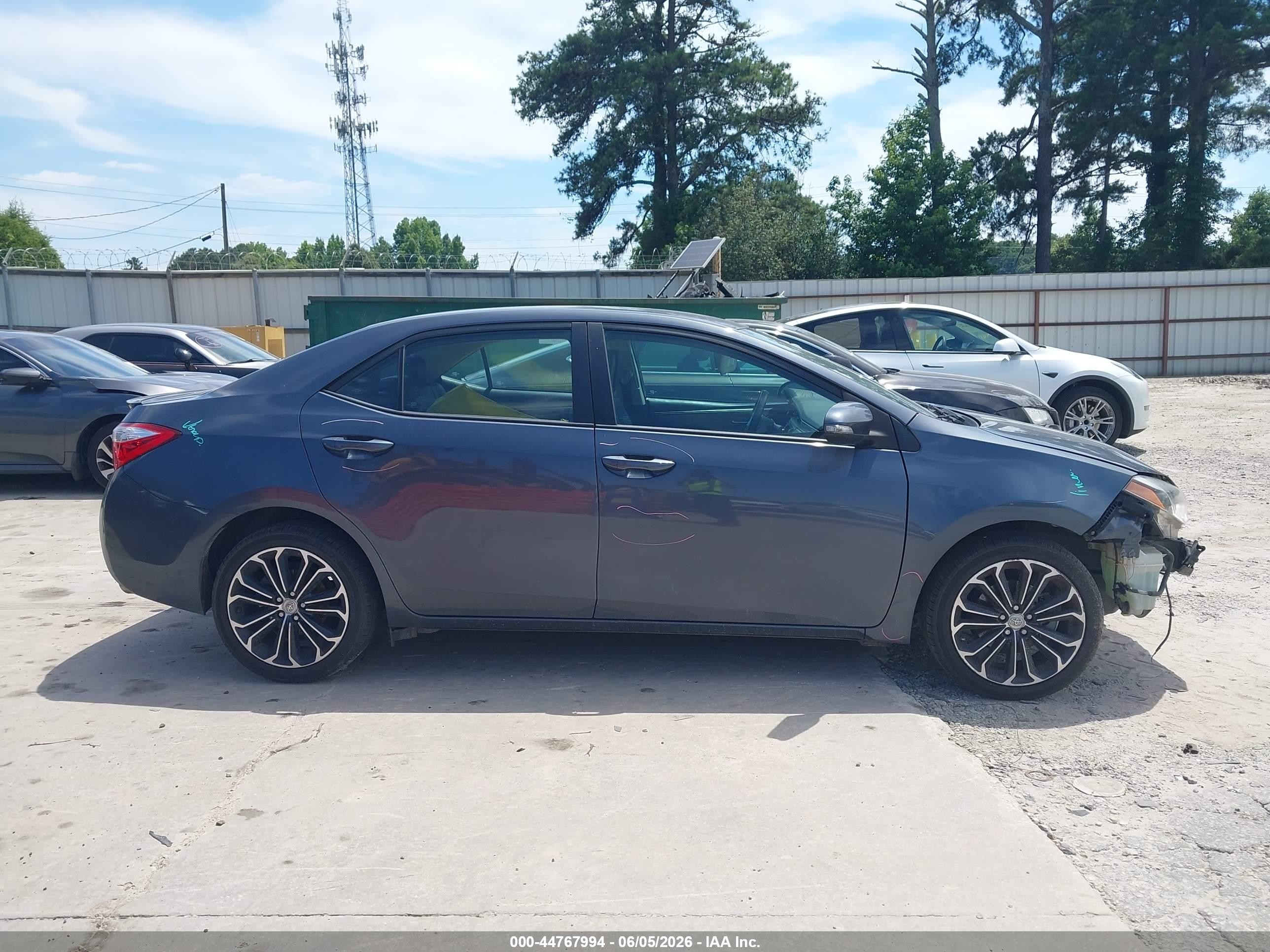 2015 Toyota Corolla S Plus Dark Blue vin: 5YFBURHE3FP305377