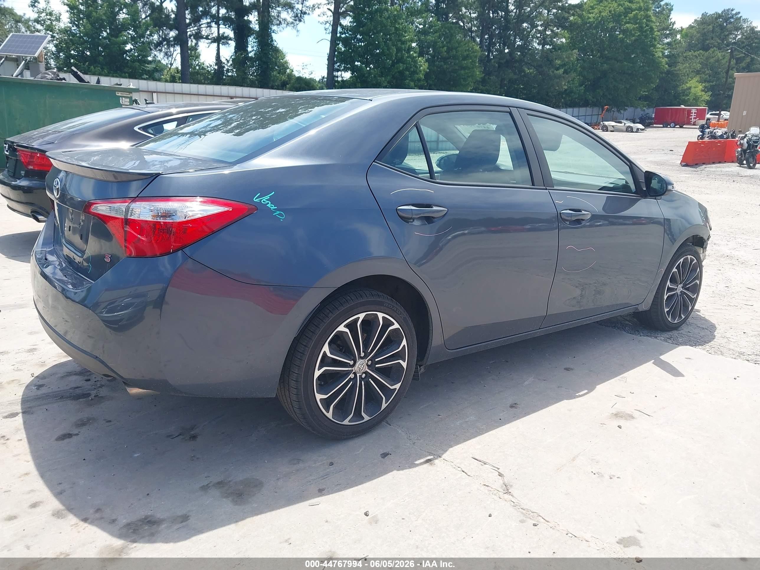 2015 Toyota Corolla S Plus Dark Blue vin: 5YFBURHE3FP305377