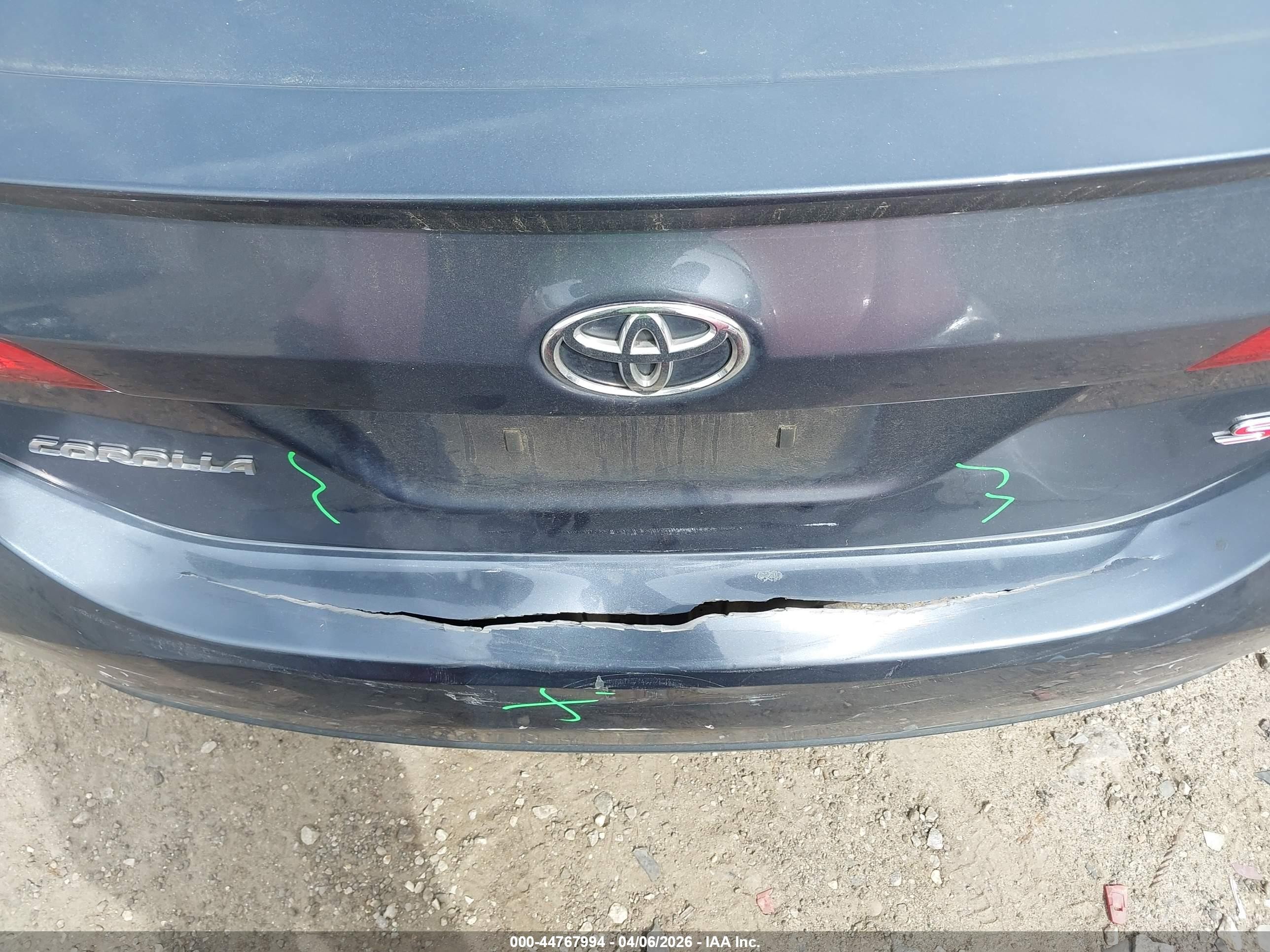 2015 Toyota Corolla S Plus Dark Blue vin: 5YFBURHE3FP305377