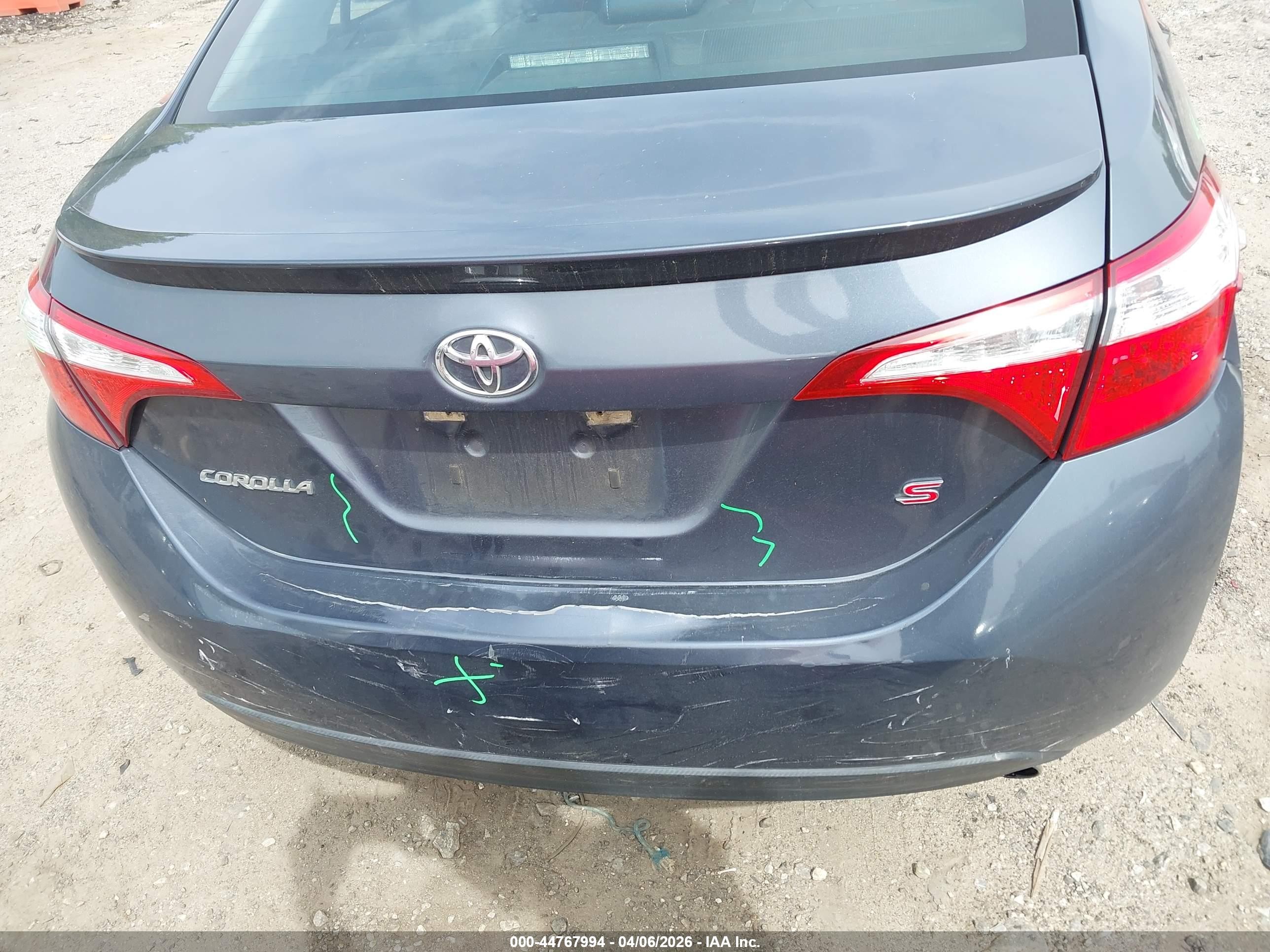 2015 Toyota Corolla S Plus Dark Blue vin: 5YFBURHE3FP305377