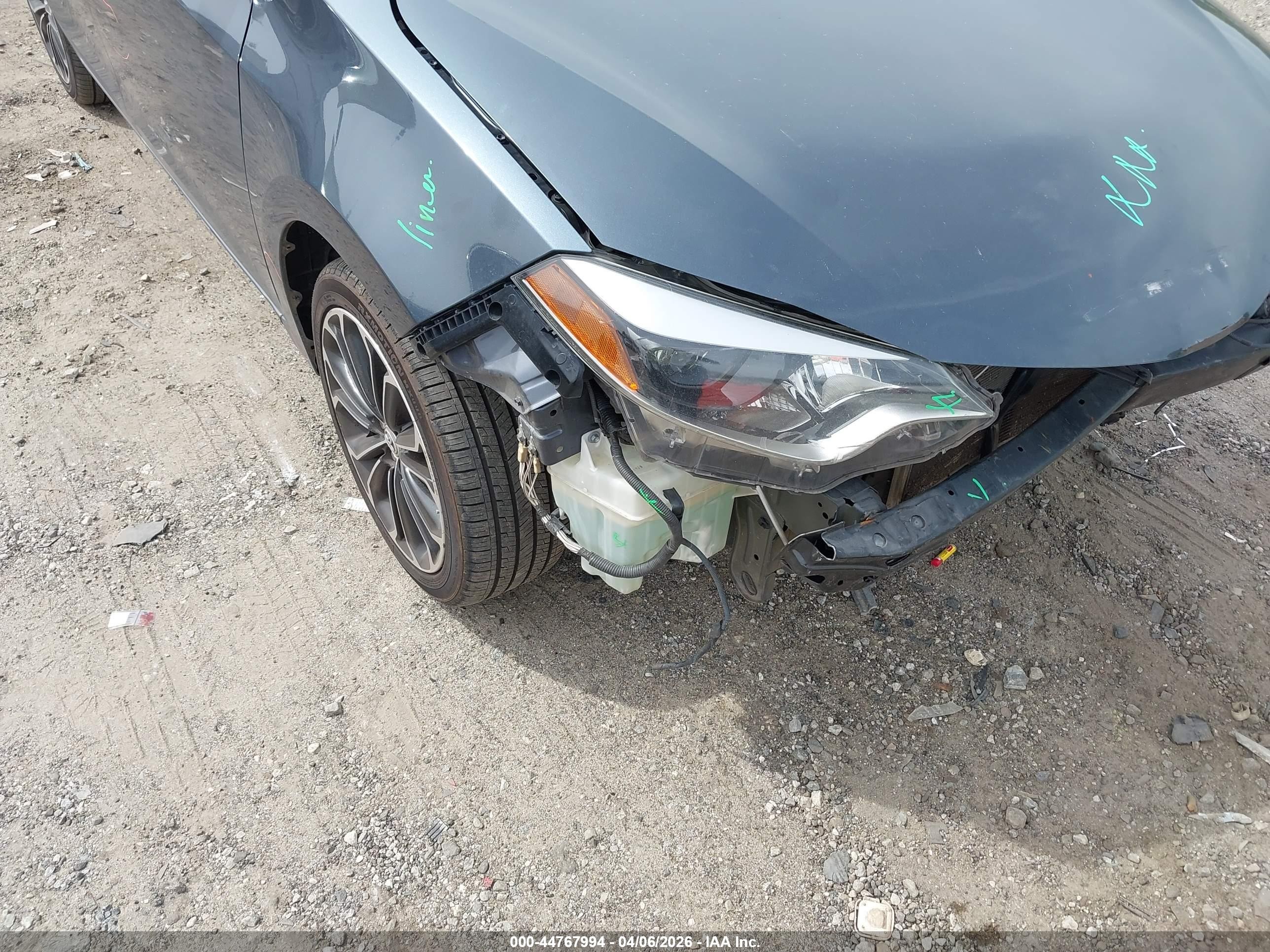 2015 Toyota Corolla S Plus Dark Blue vin: 5YFBURHE3FP305377