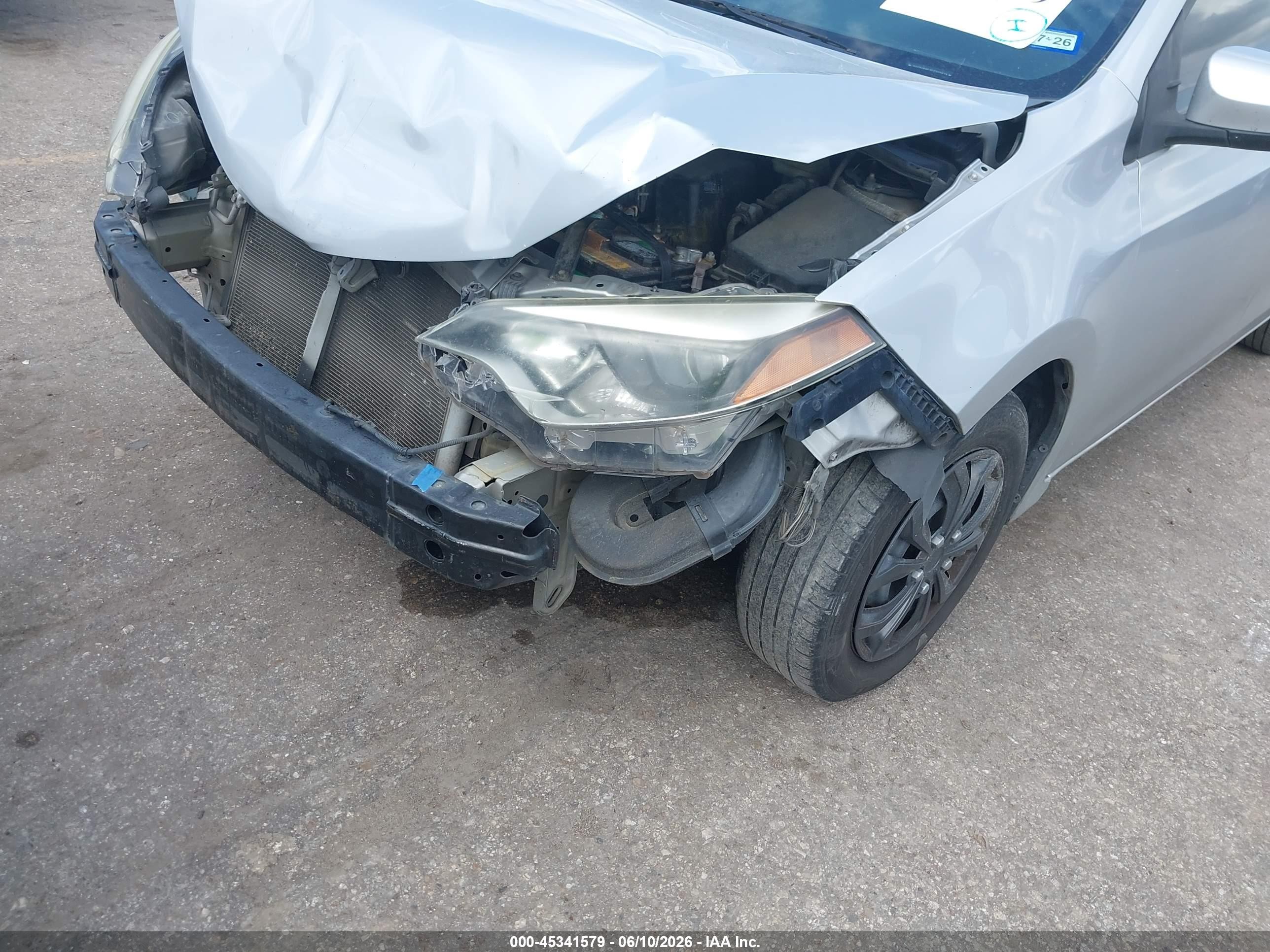 2015 Toyota Corolla L Silver vin: 5YFBURHE3FP325614