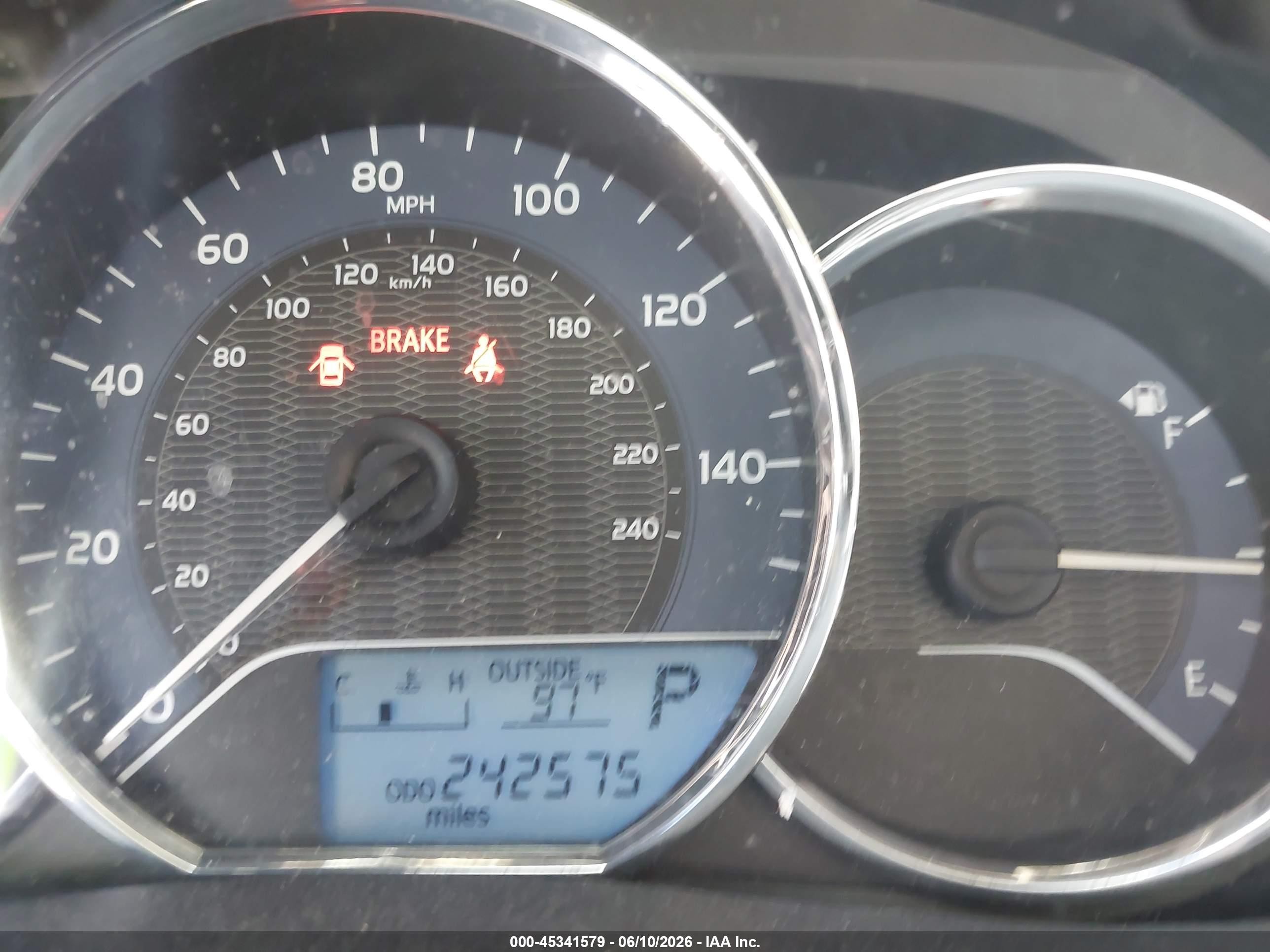 2015 Toyota Corolla L Silver vin: 5YFBURHE3FP325614