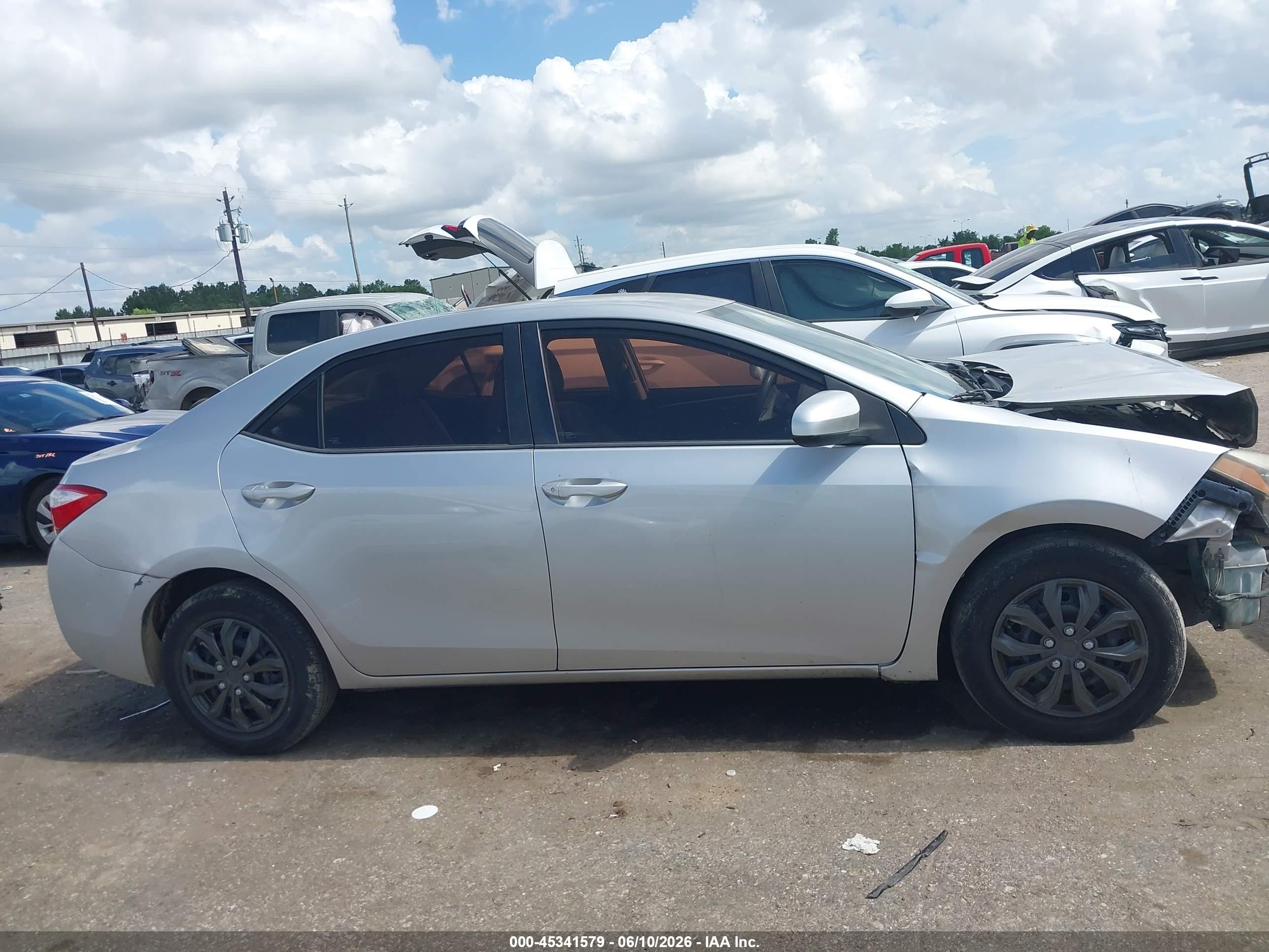 2015 Toyota Corolla L Silver vin: 5YFBURHE3FP325614
