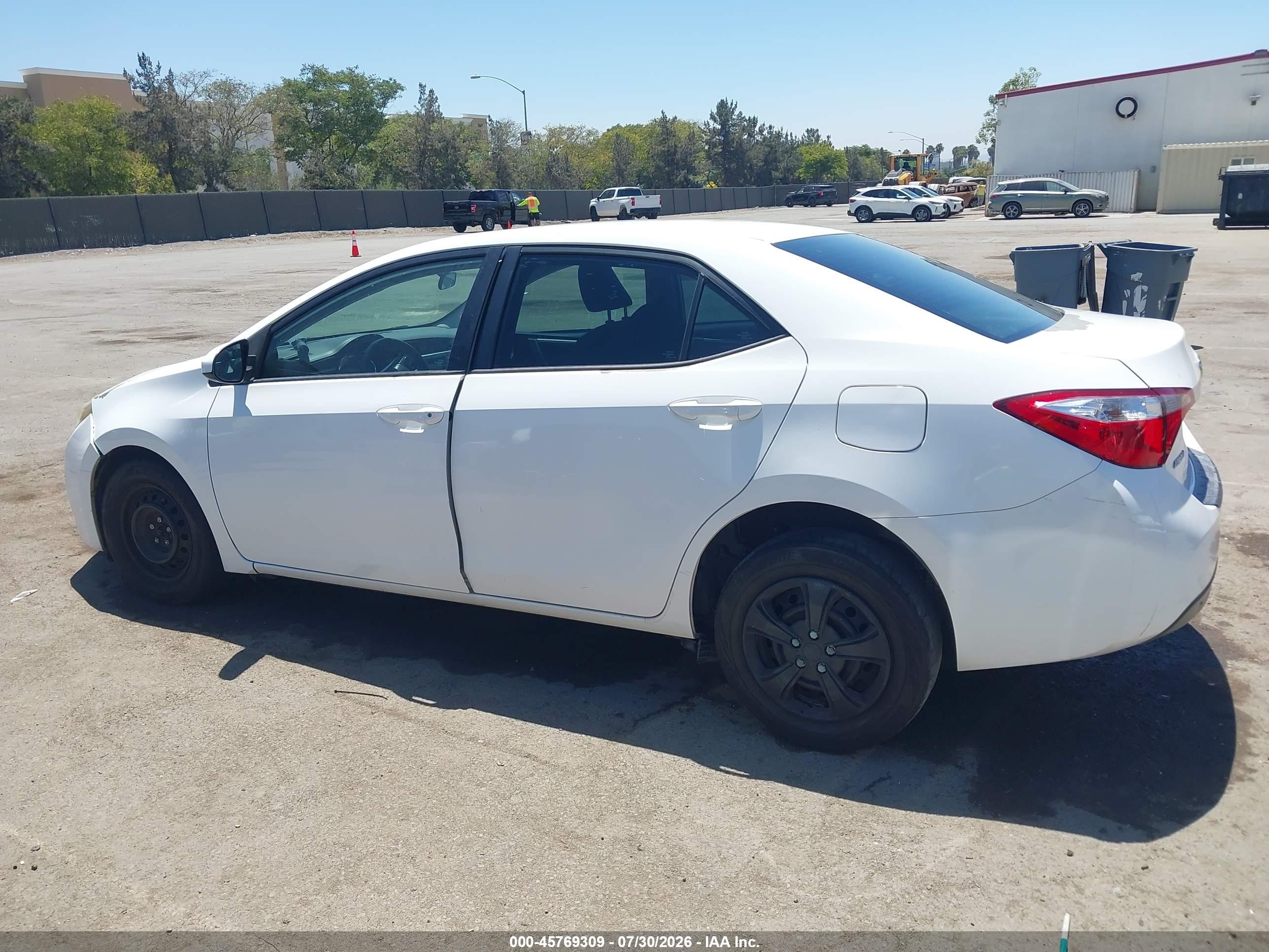 2016 Toyota Corolla L White vin: 5YFBURHE3GP371509