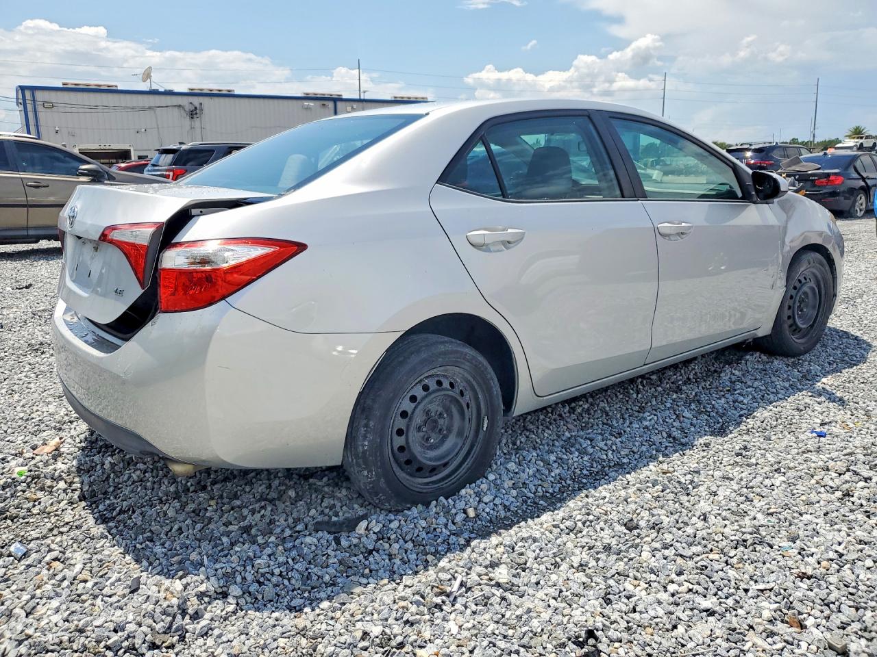 2016 Toyota Corolla Le Серебряный vin: 5YFBURHE3GP382137