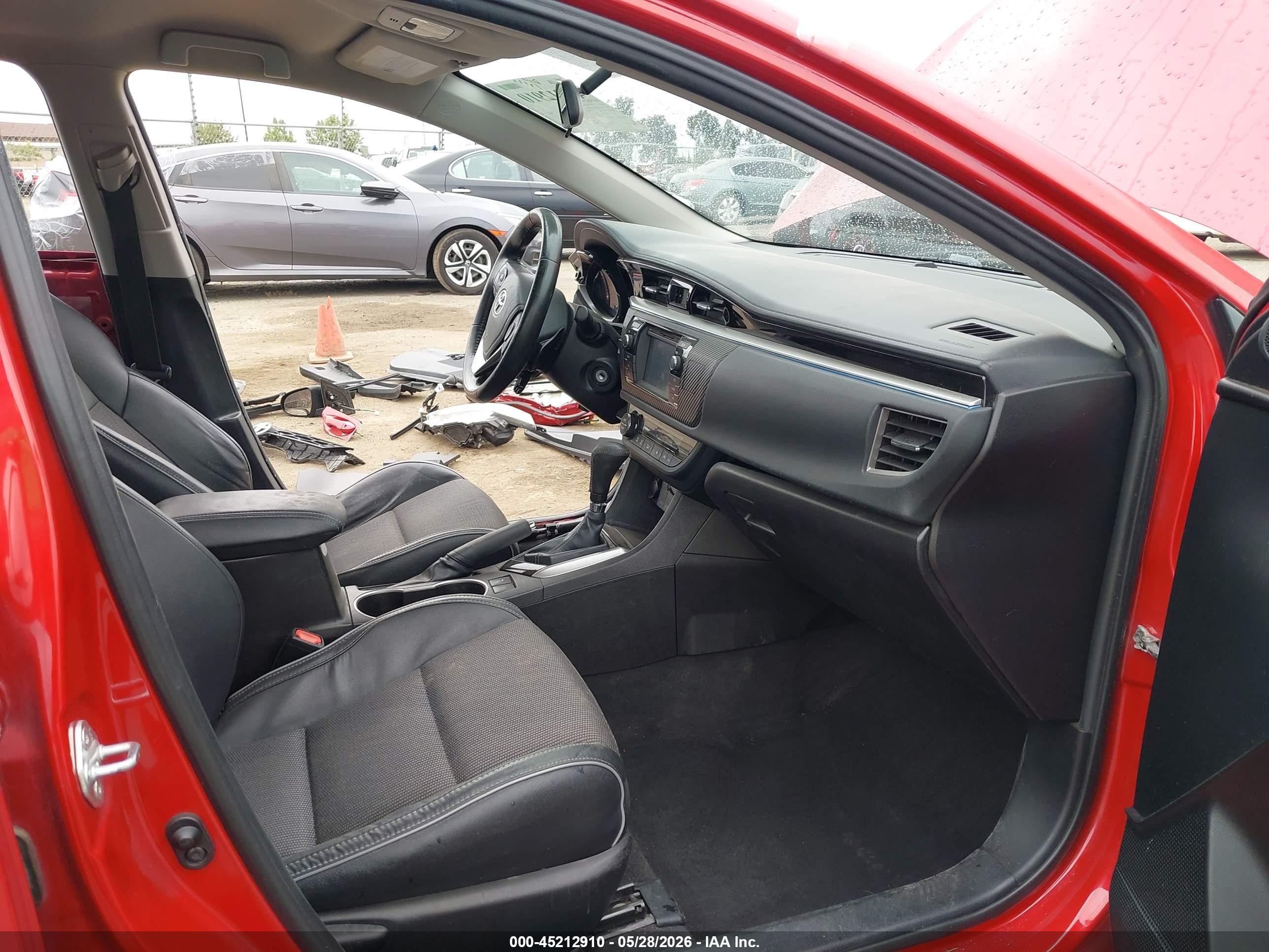 2016 Toyota Corolla S Plus Red vin: 5YFBURHE3GP418618
