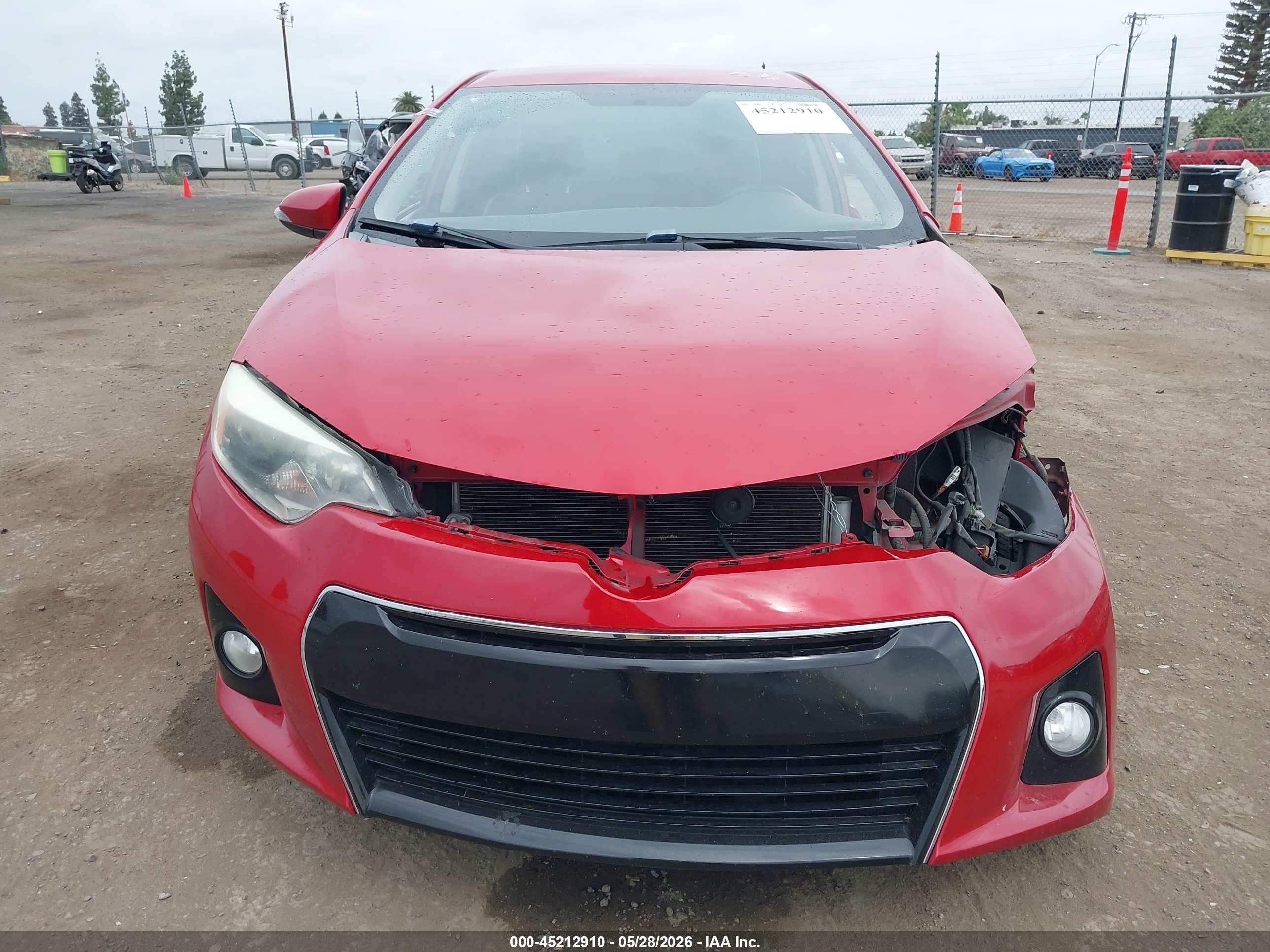 2016 Toyota Corolla S Plus Red vin: 5YFBURHE3GP418618