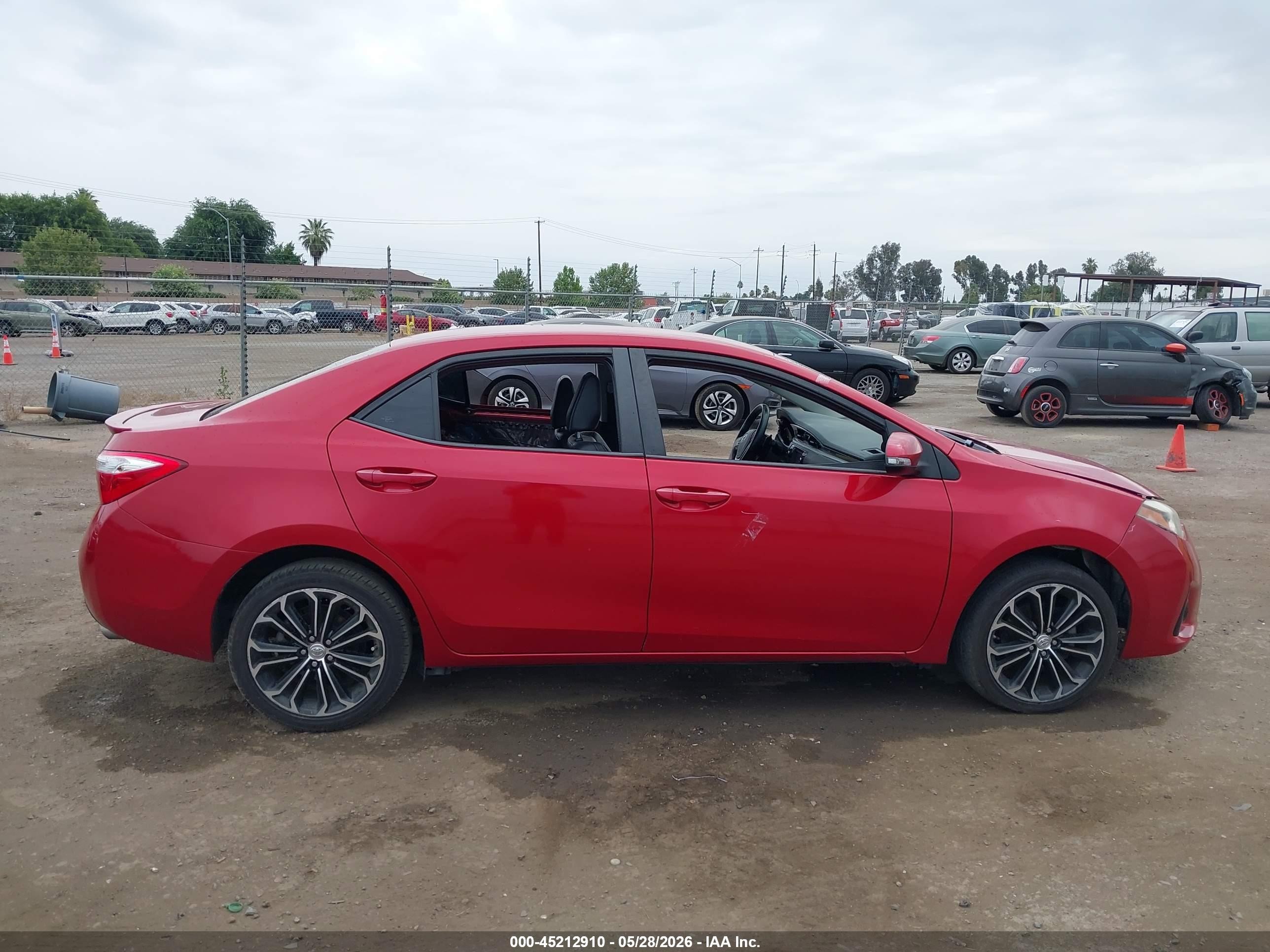 2016 Toyota Corolla S Plus Red vin: 5YFBURHE3GP418618