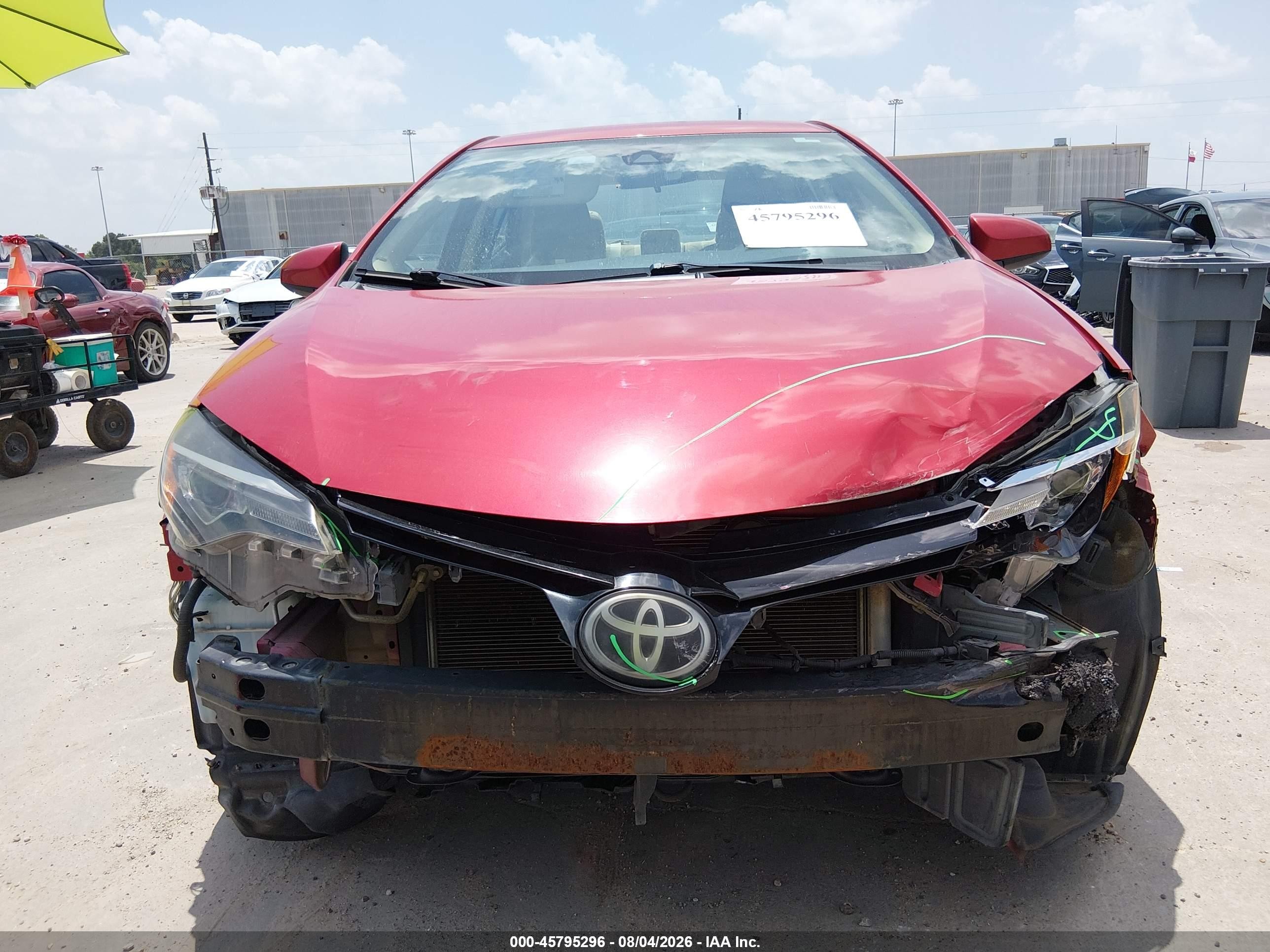 2017 Toyota Corolla Le Красный vin: 5YFBURHE3HP574787