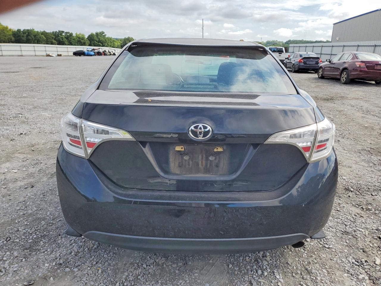 2018 Toyota Corolla Le Черный vin: 5YFBURHE3JP828343