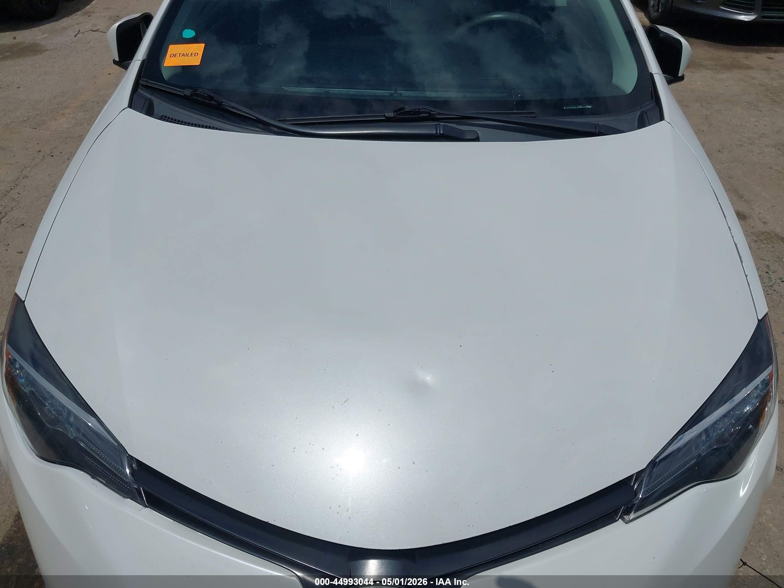 2019 Toyota Corolla Le White vin: 5YFBURHE3KP858069