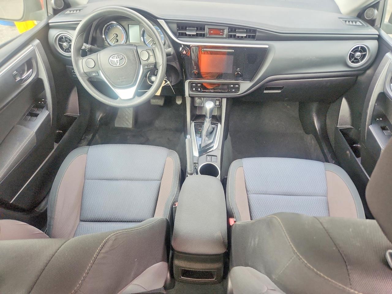 2019 Toyota Corolla Le Gray vin: 5YFBURHE3KP935006