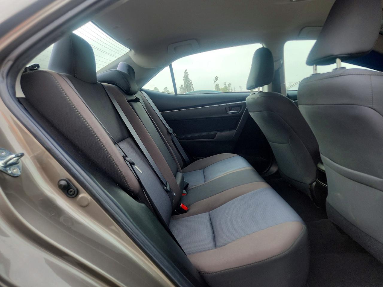 2019 Toyota Corolla Le Gray vin: 5YFBURHE3KP935006