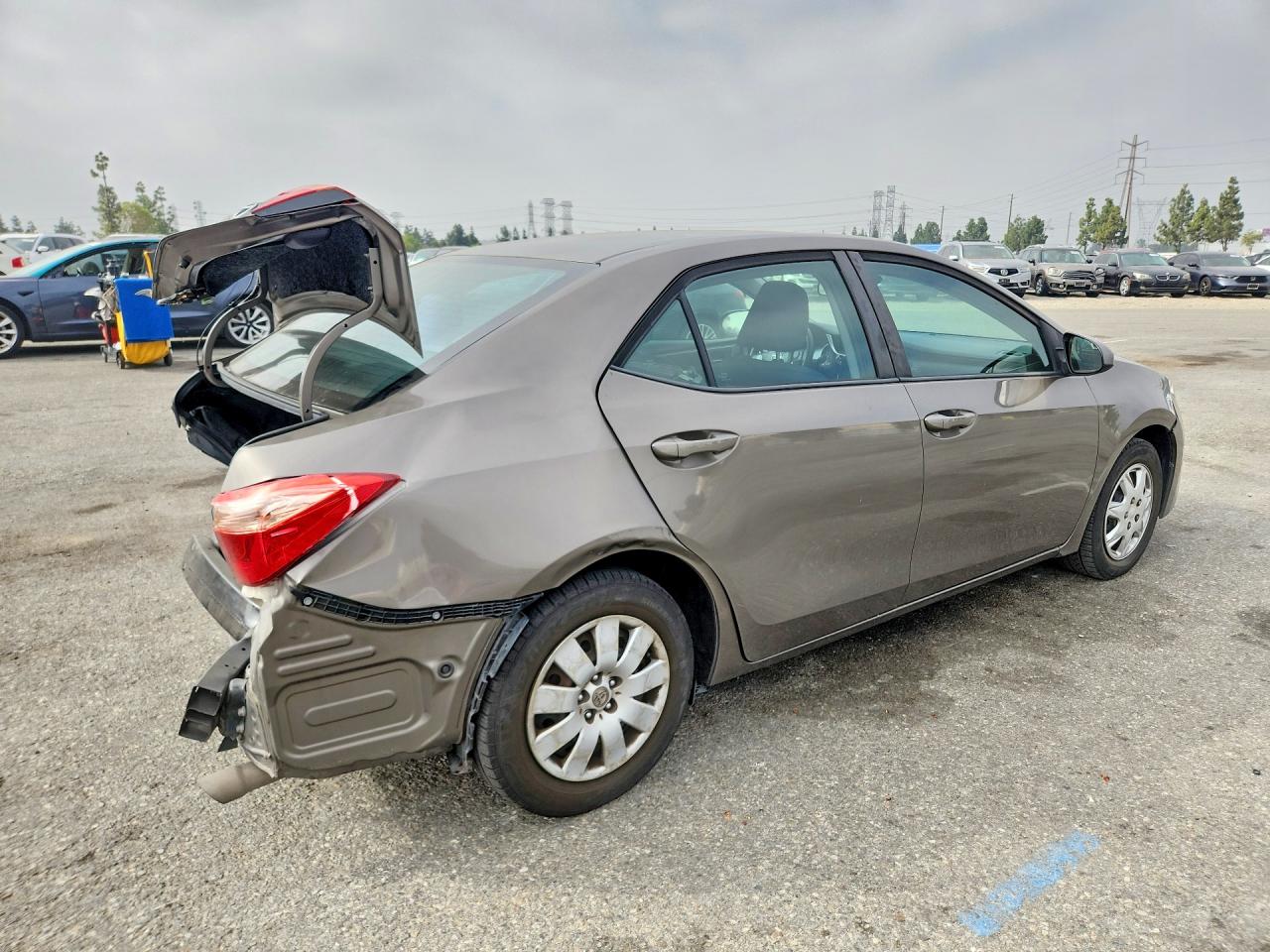 2019 Toyota Corolla Le Gray vin: 5YFBURHE3KP935006