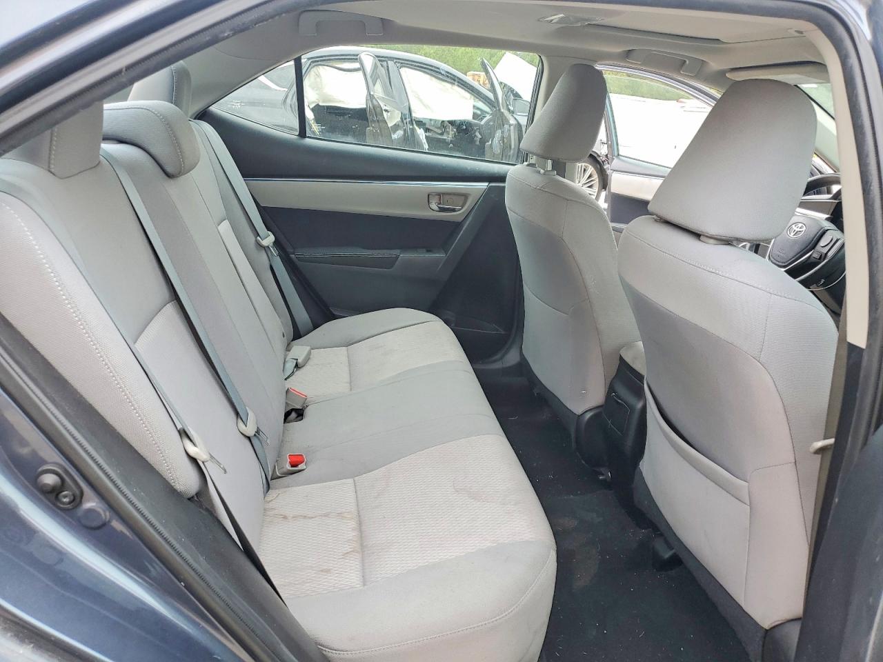 2014 Toyota Corolla Le Plus Silver vin: 5YFBURHE4EP001652