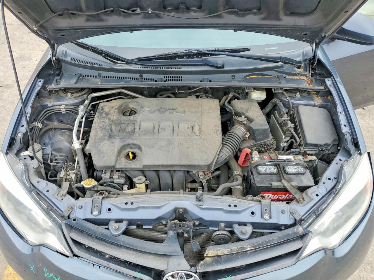 2014 Toyota Corolla Le Plus Silver vin: 5YFBURHE4EP001652
