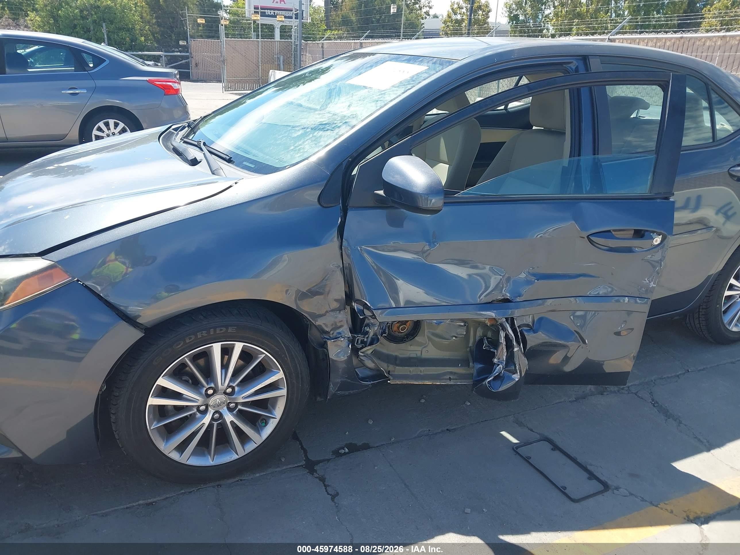 2014 Toyota Corolla Le Plus Blue vin: 5YFBURHE4EP014322