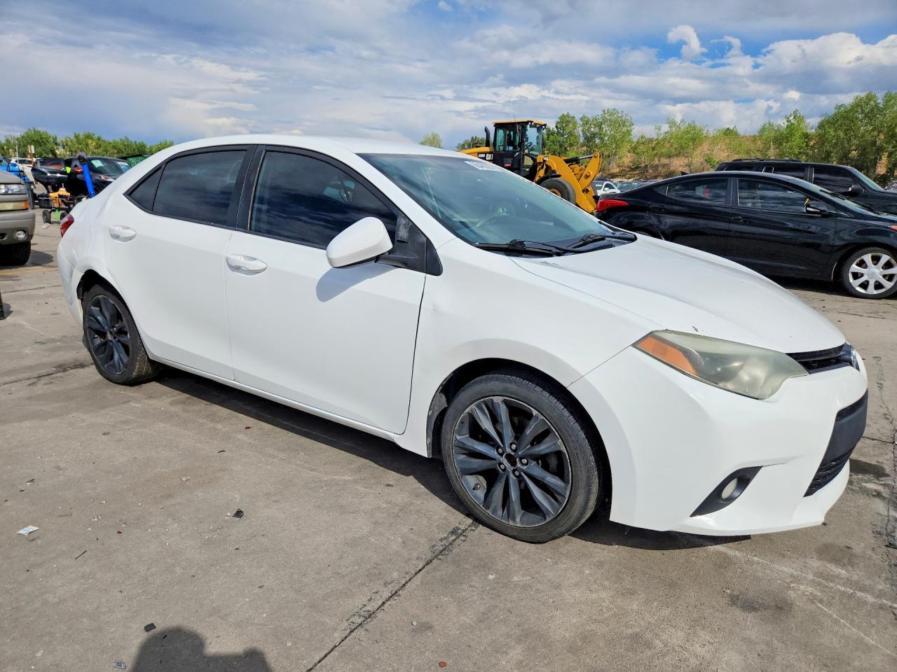 2014 Toyota Corolla Le Plus White vin: 5YFBURHE4EP015731