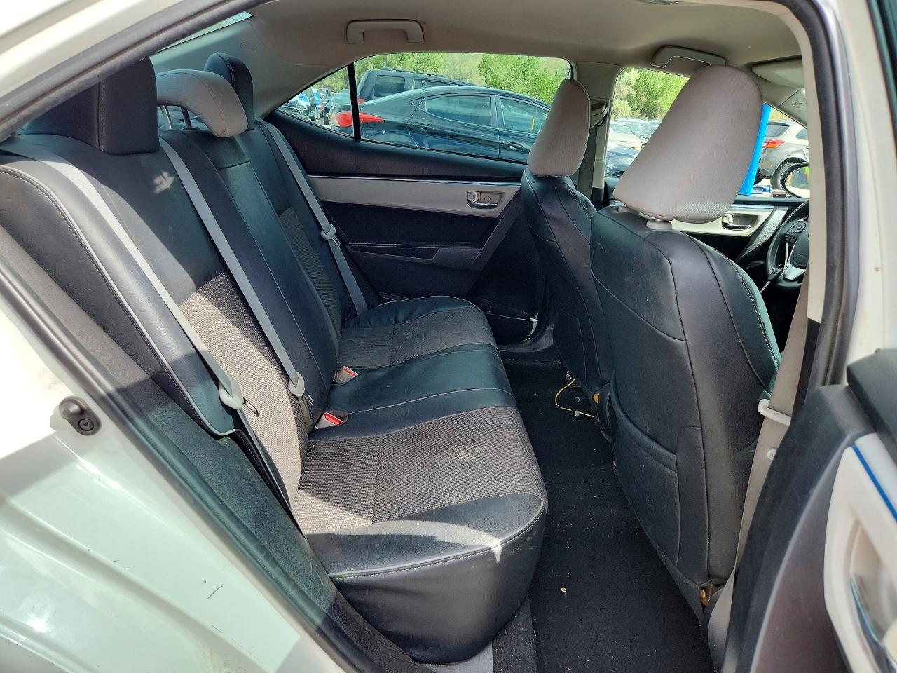 2014 Toyota Corolla Le Plus White vin: 5YFBURHE4EP015731