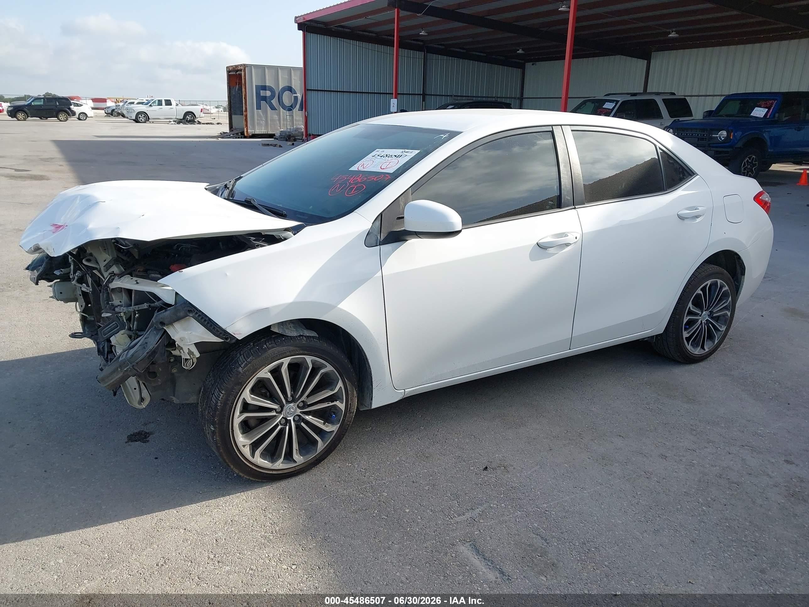 2014 Toyota Corolla Le White vin: 5YFBURHE4EP020167