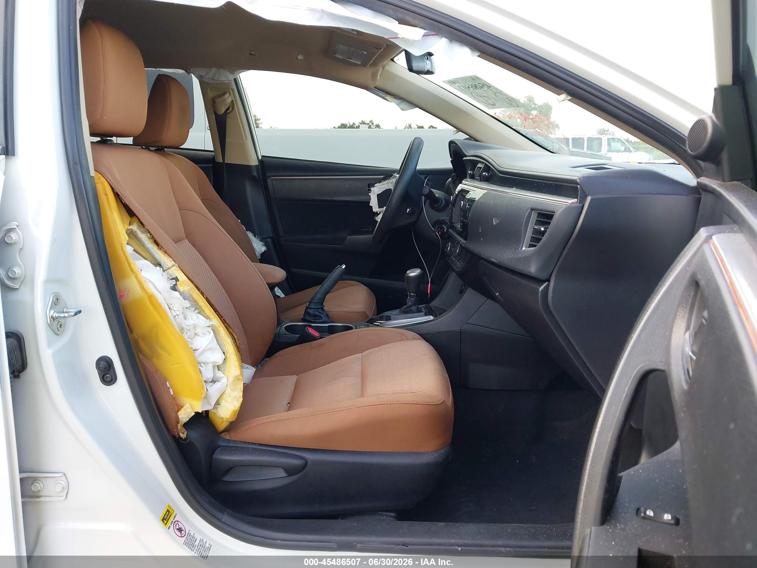 2014 Toyota Corolla Le White vin: 5YFBURHE4EP020167