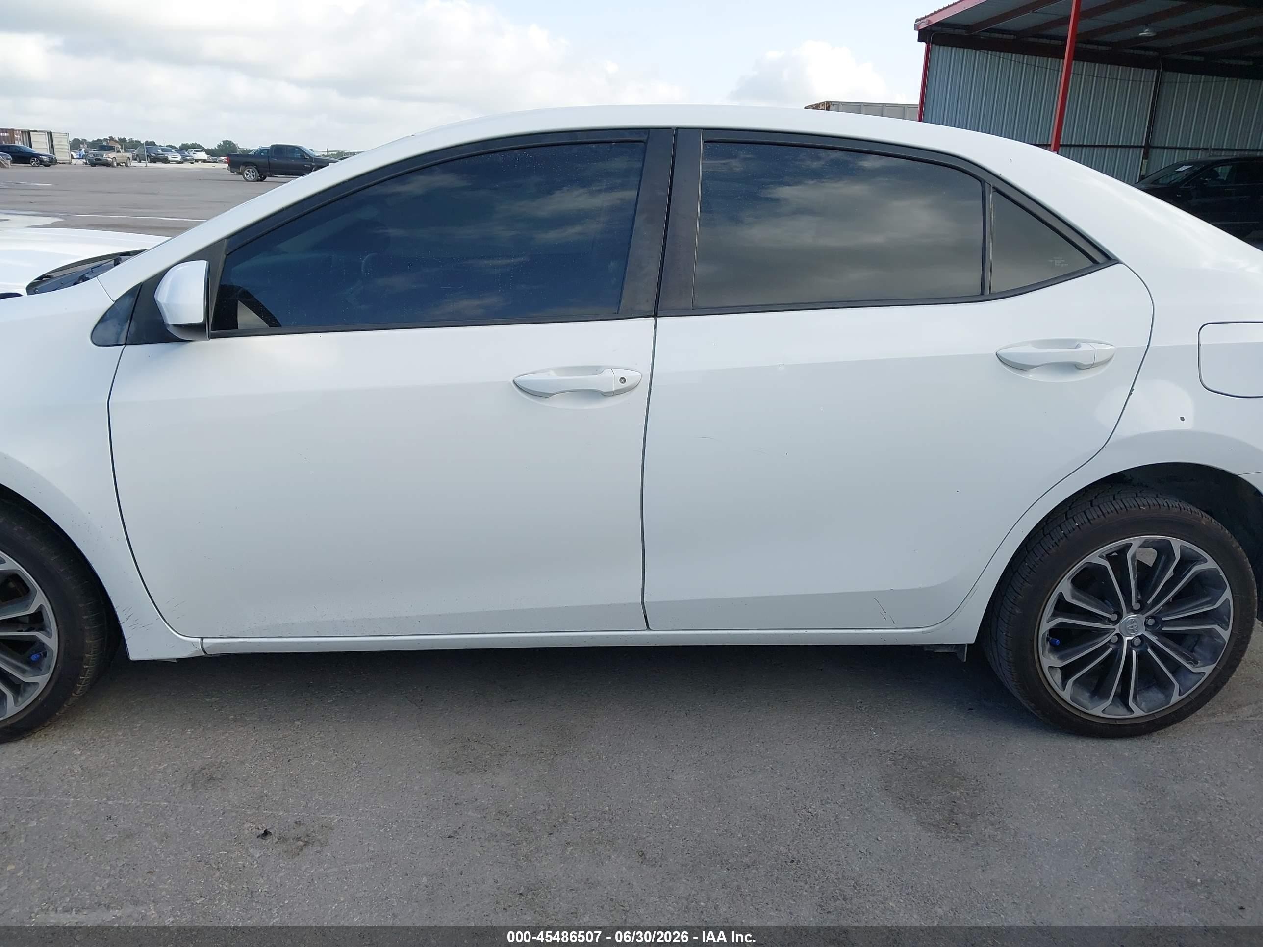 2014 Toyota Corolla Le White vin: 5YFBURHE4EP020167