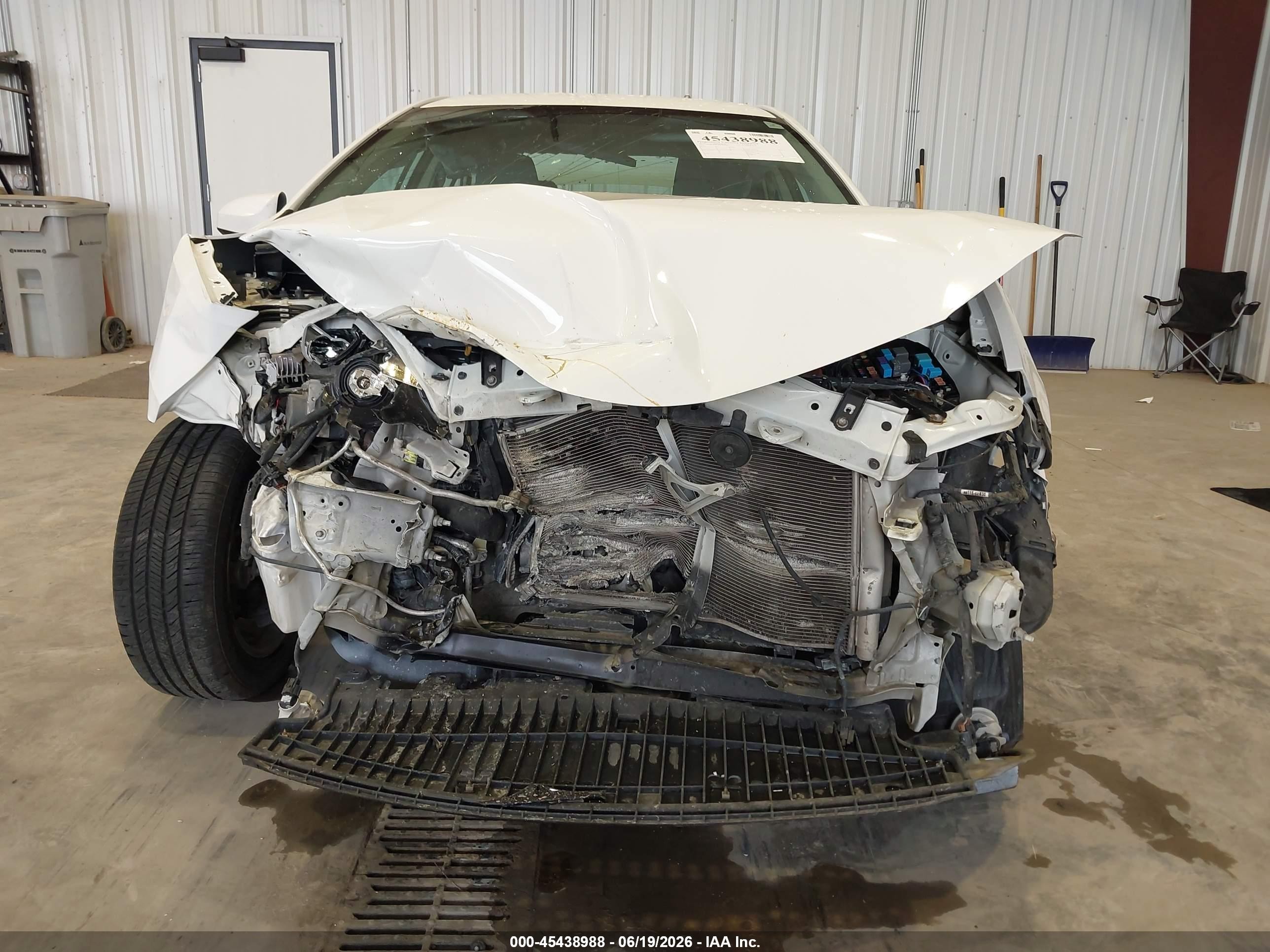 2014 Toyota Corolla Le Plus White vin: 5YFBURHE4EP025028