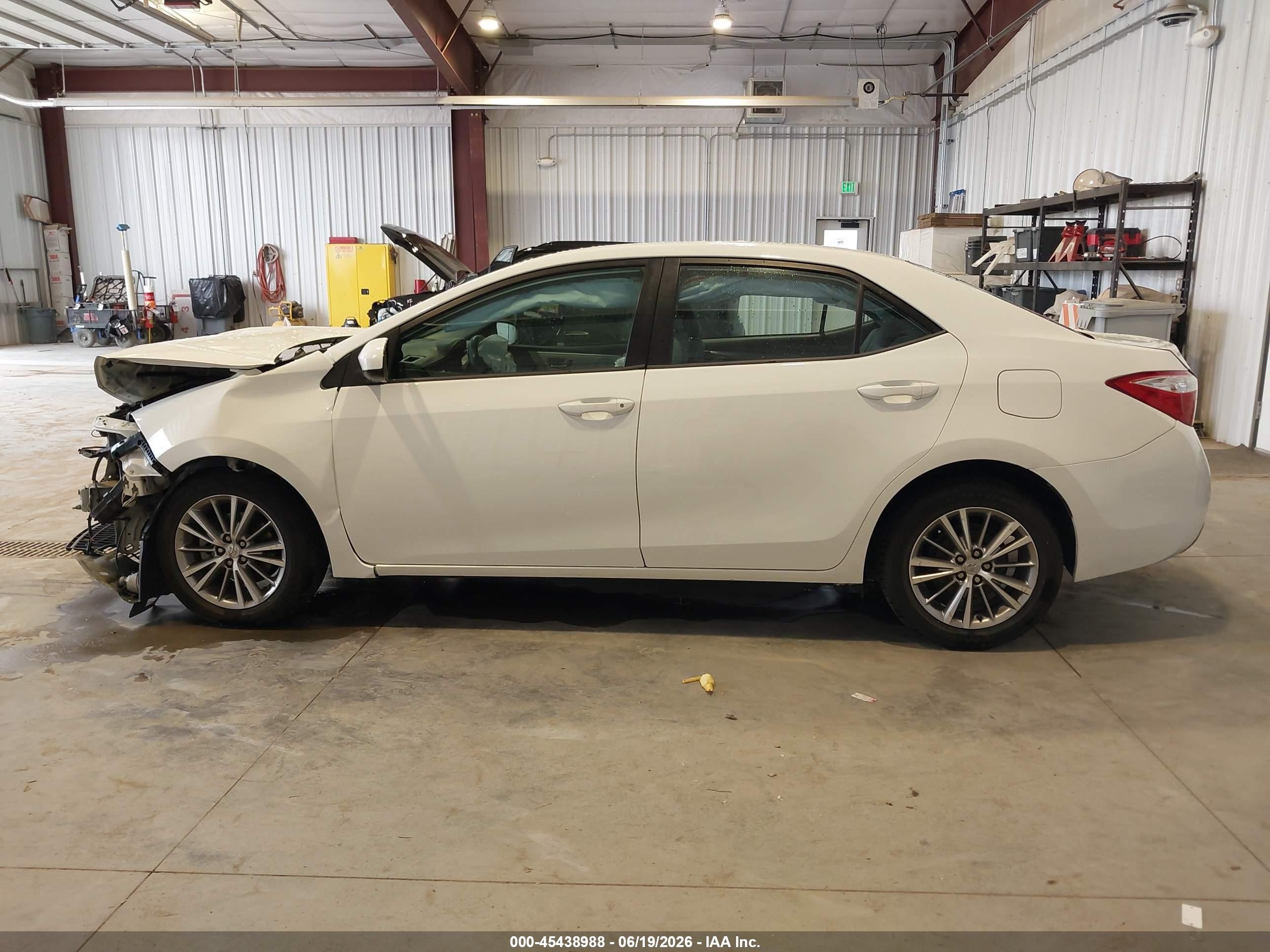2014 Toyota Corolla Le Plus White vin: 5YFBURHE4EP025028