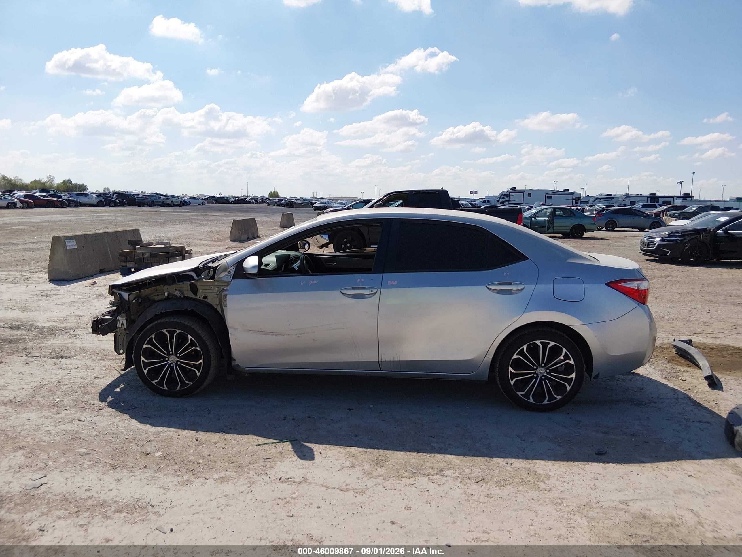 2014 Toyota Corolla Le Silver vin: 5YFBURHE4EP027619