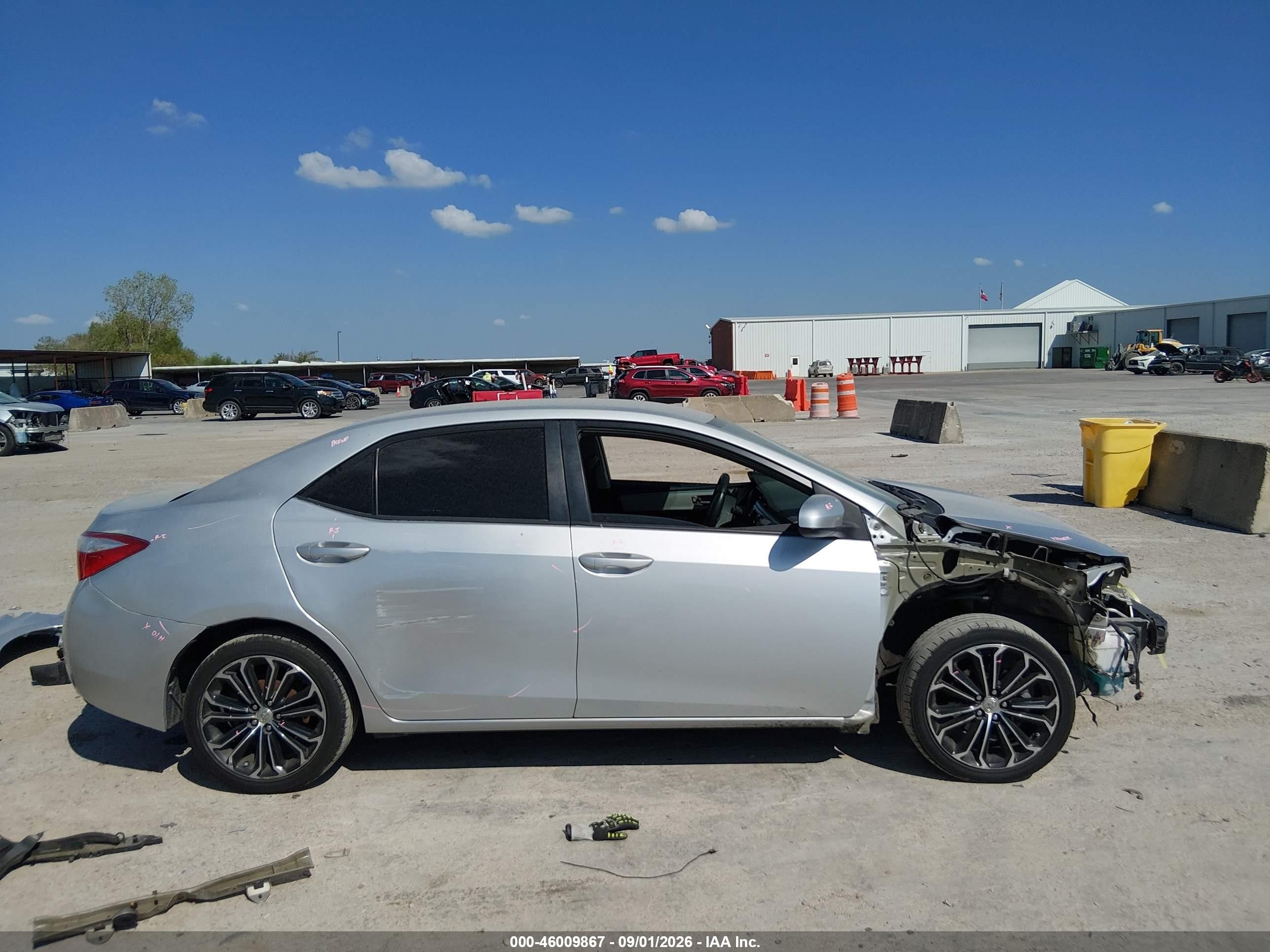 2014 Toyota Corolla Le Silver vin: 5YFBURHE4EP027619
