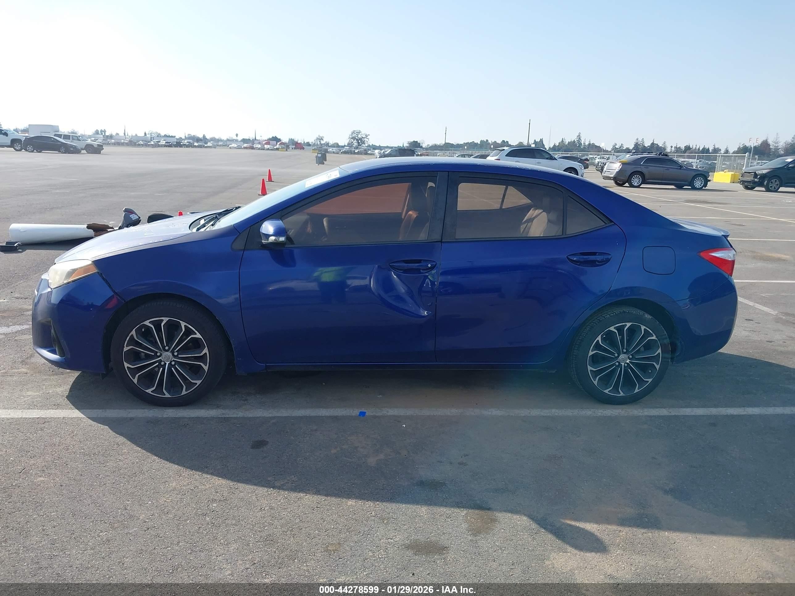 2014 Toyota Corolla S Plus Blue vin: 5YFBURHE4EP043318