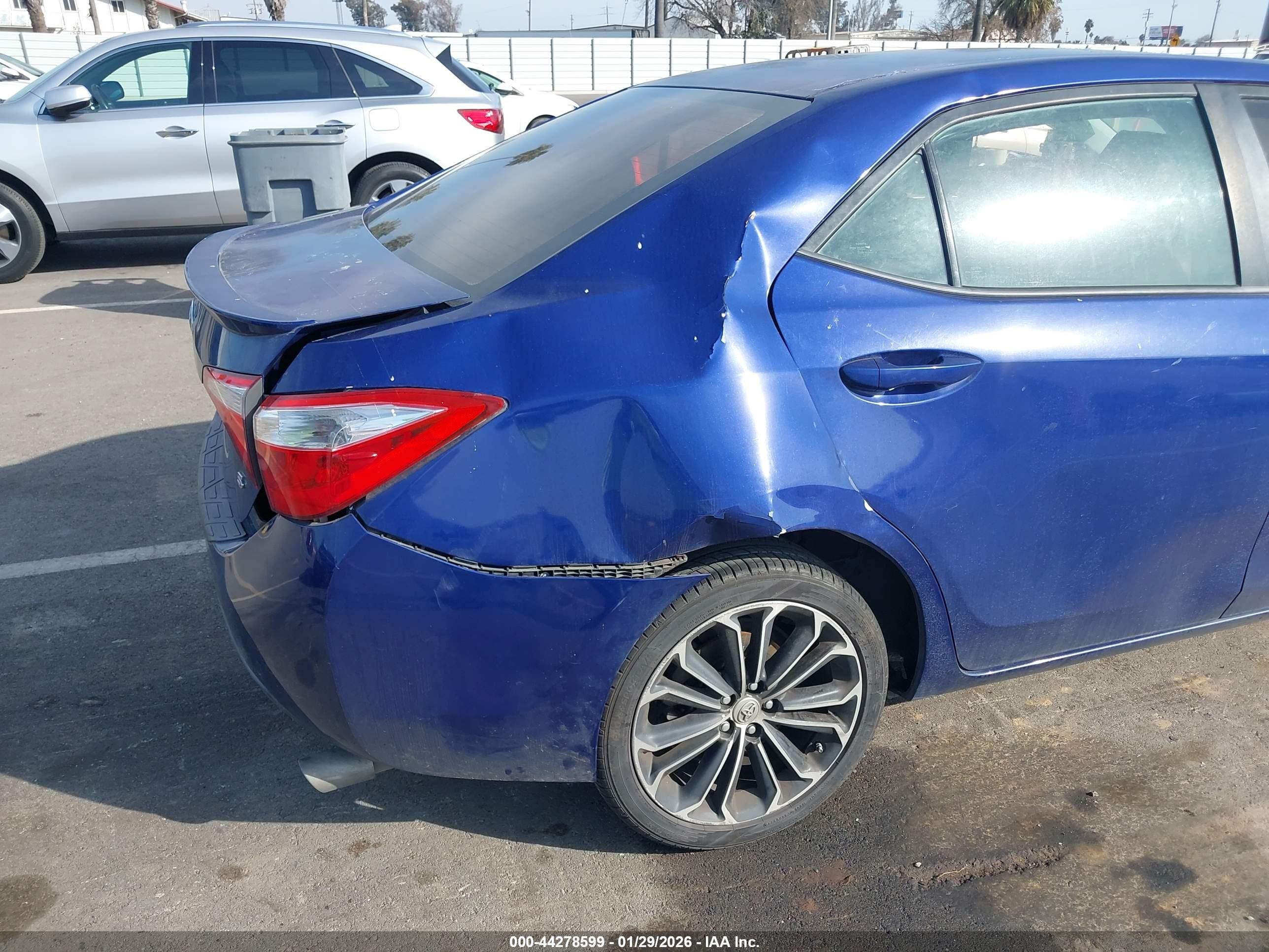 2014 Toyota Corolla S Plus Blue vin: 5YFBURHE4EP043318