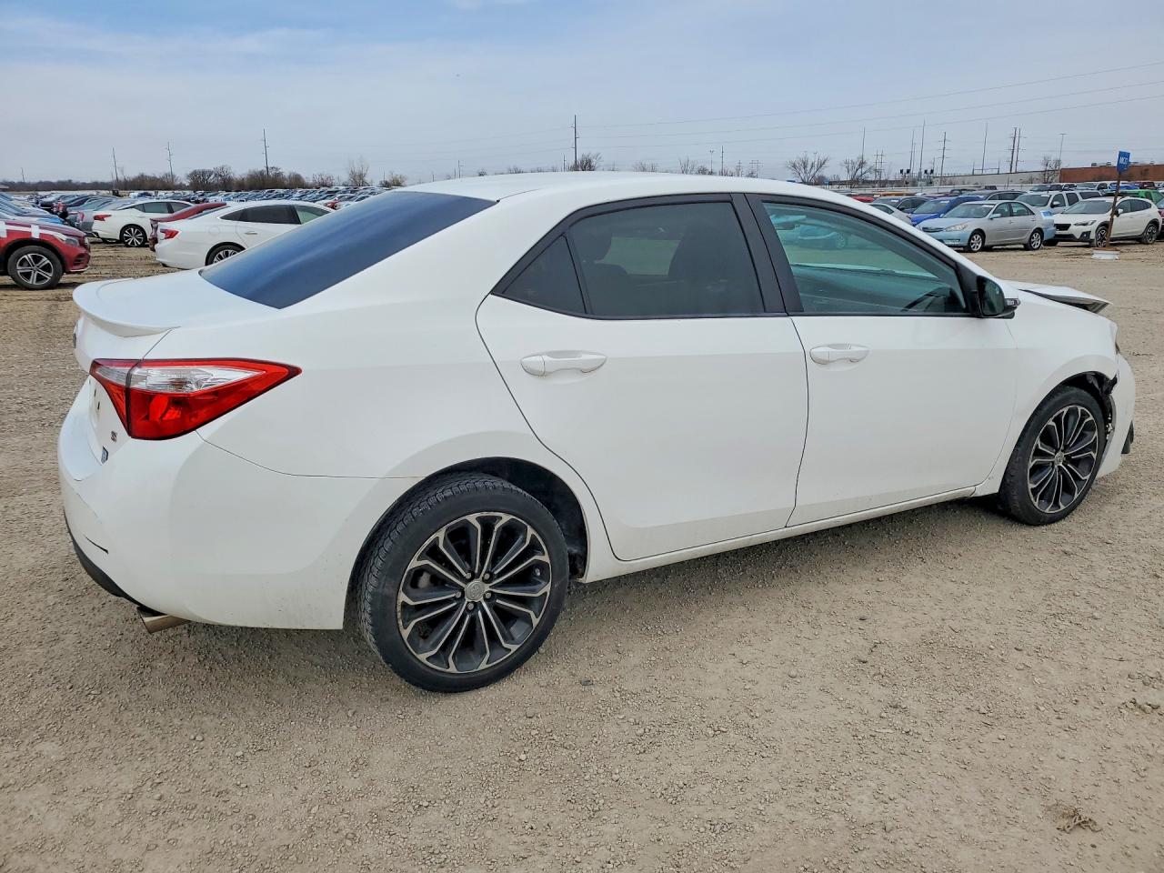 2014 Toyota Corolla S Plus White vin: 5YFBURHE4EP055520