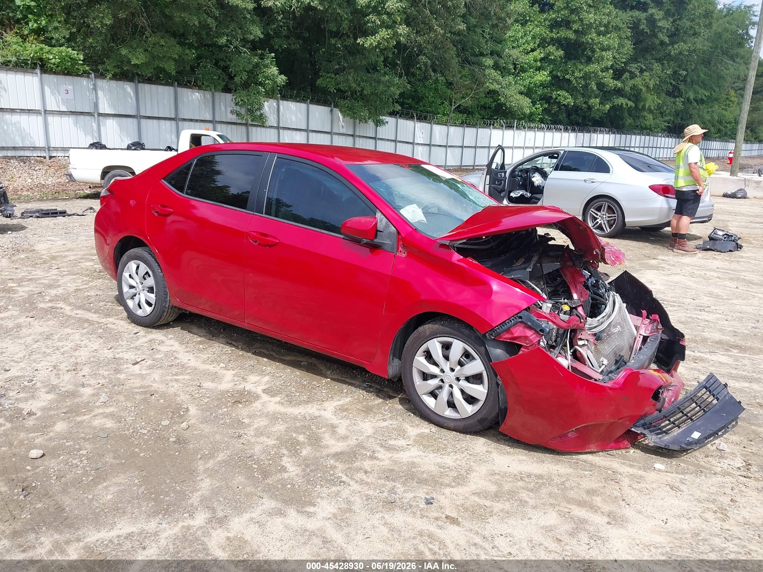 2014 Toyota Corolla Le Red vin: 5YFBURHE4EP064475