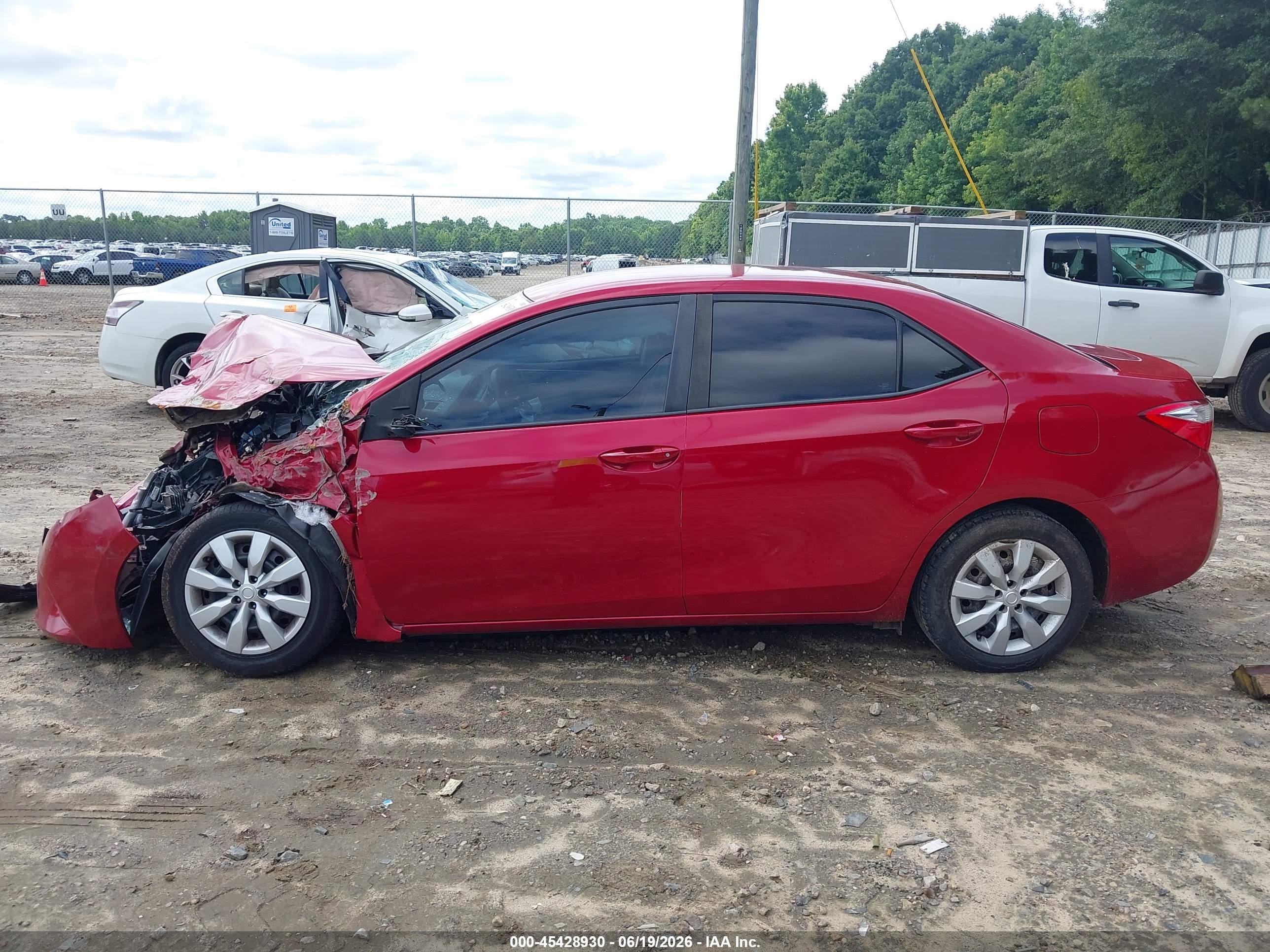 2014 Toyota Corolla Le Red vin: 5YFBURHE4EP064475