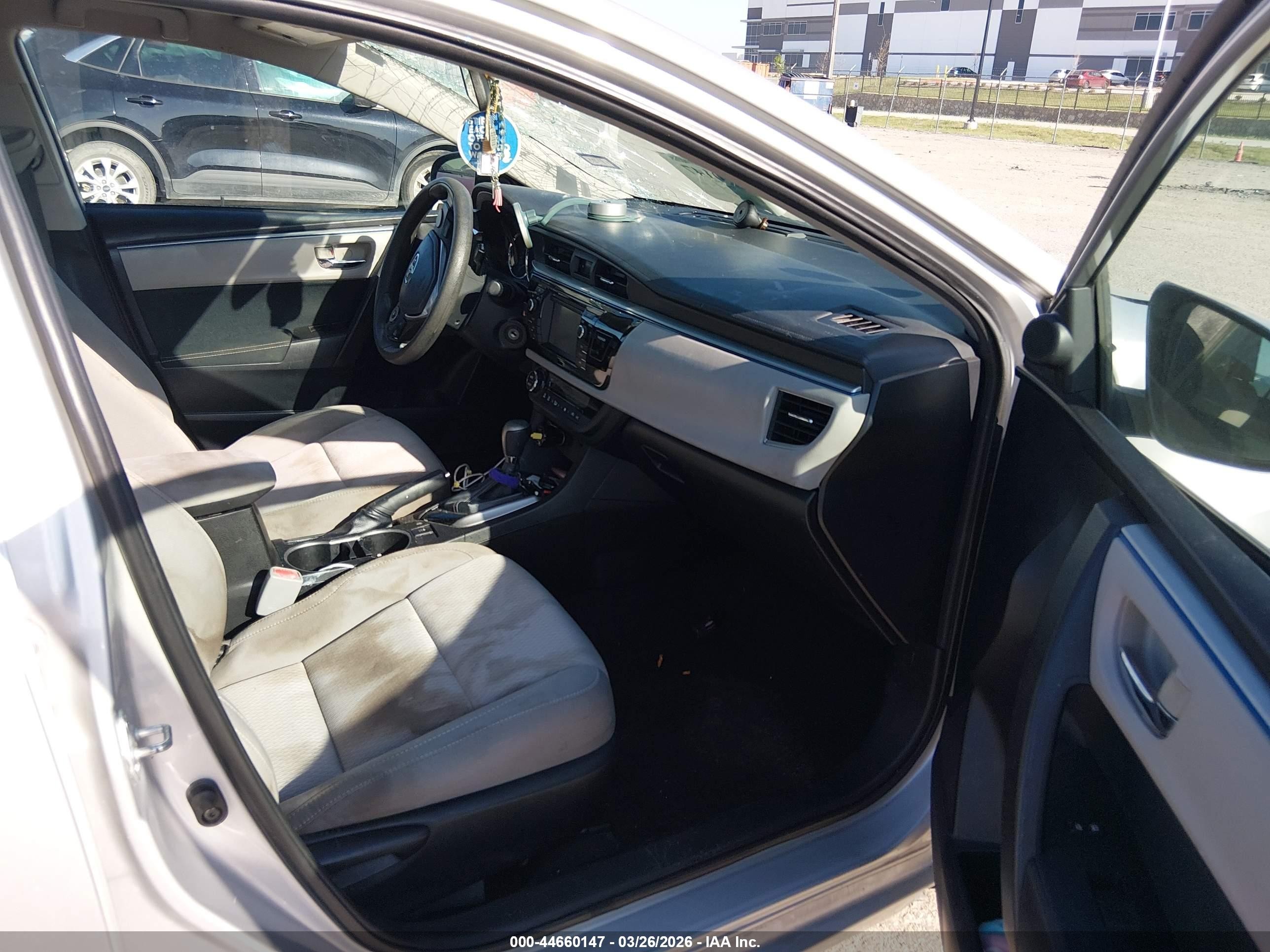 2014 Toyota Corolla Le Silver vin: 5YFBURHE4EP065867