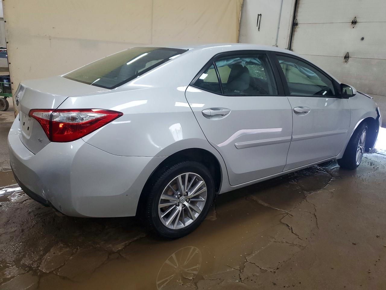 2014 Toyota Corolla Le Plus Серебряный vin: 5YFBURHE4EP071118