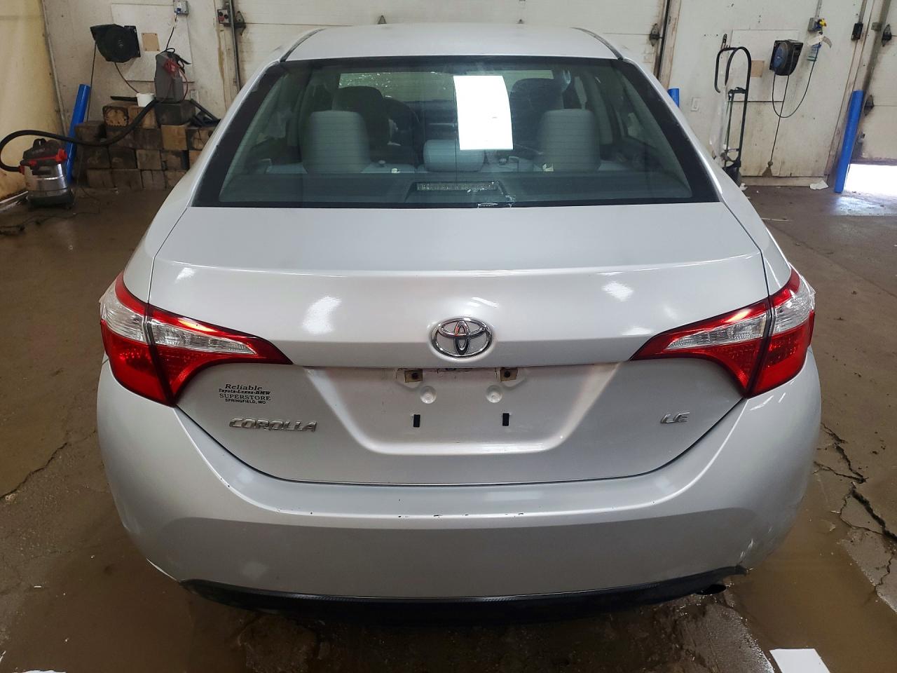 2014 Toyota Corolla Le Plus Серебряный vin: 5YFBURHE4EP071118