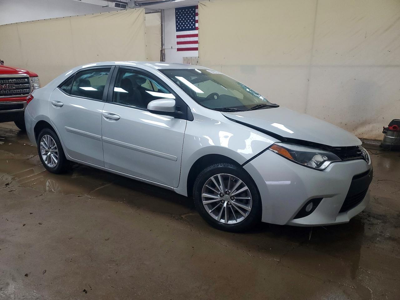 2014 Toyota Corolla Le Plus Серебряный vin: 5YFBURHE4EP071118