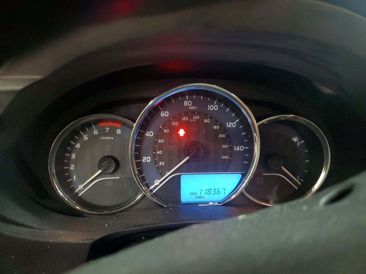 2014 Toyota Corolla Le Plus Серебряный vin: 5YFBURHE4EP071118