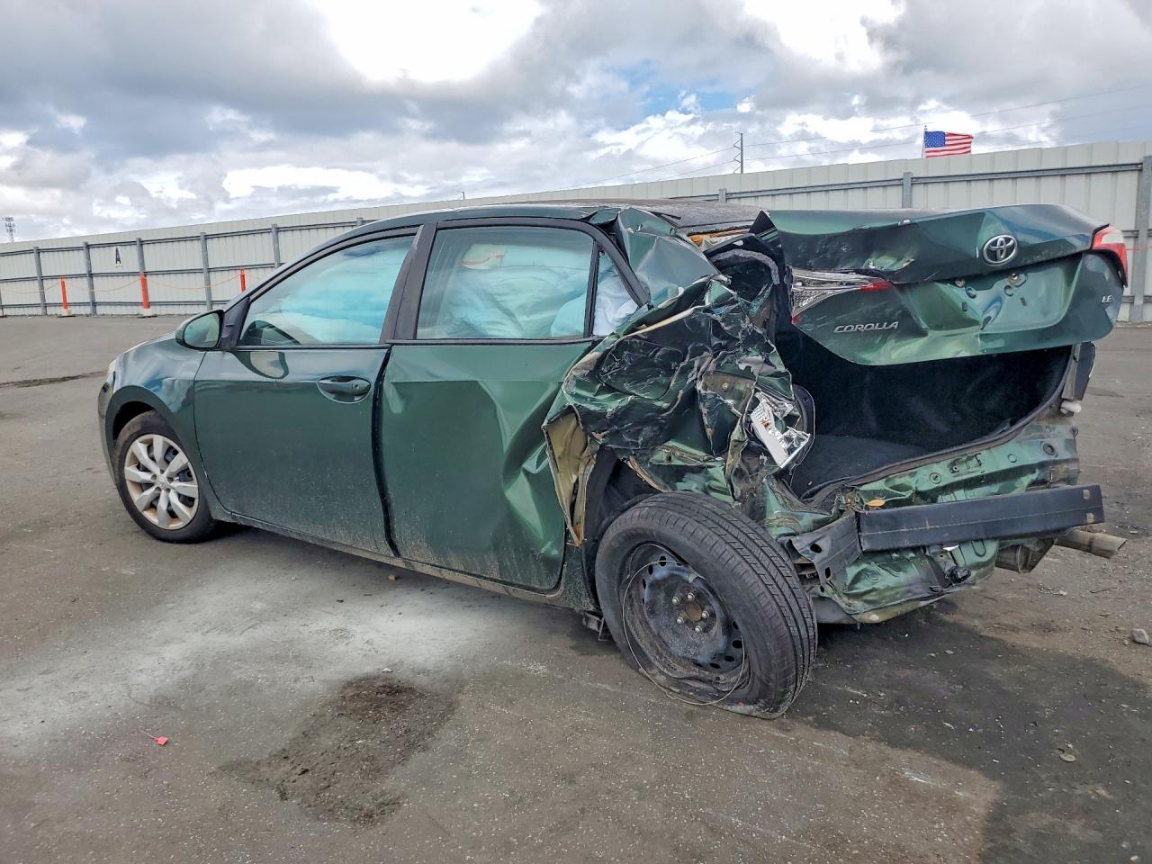 2014 Toyota Corolla Le Green vin: 5YFBURHE4EP092793