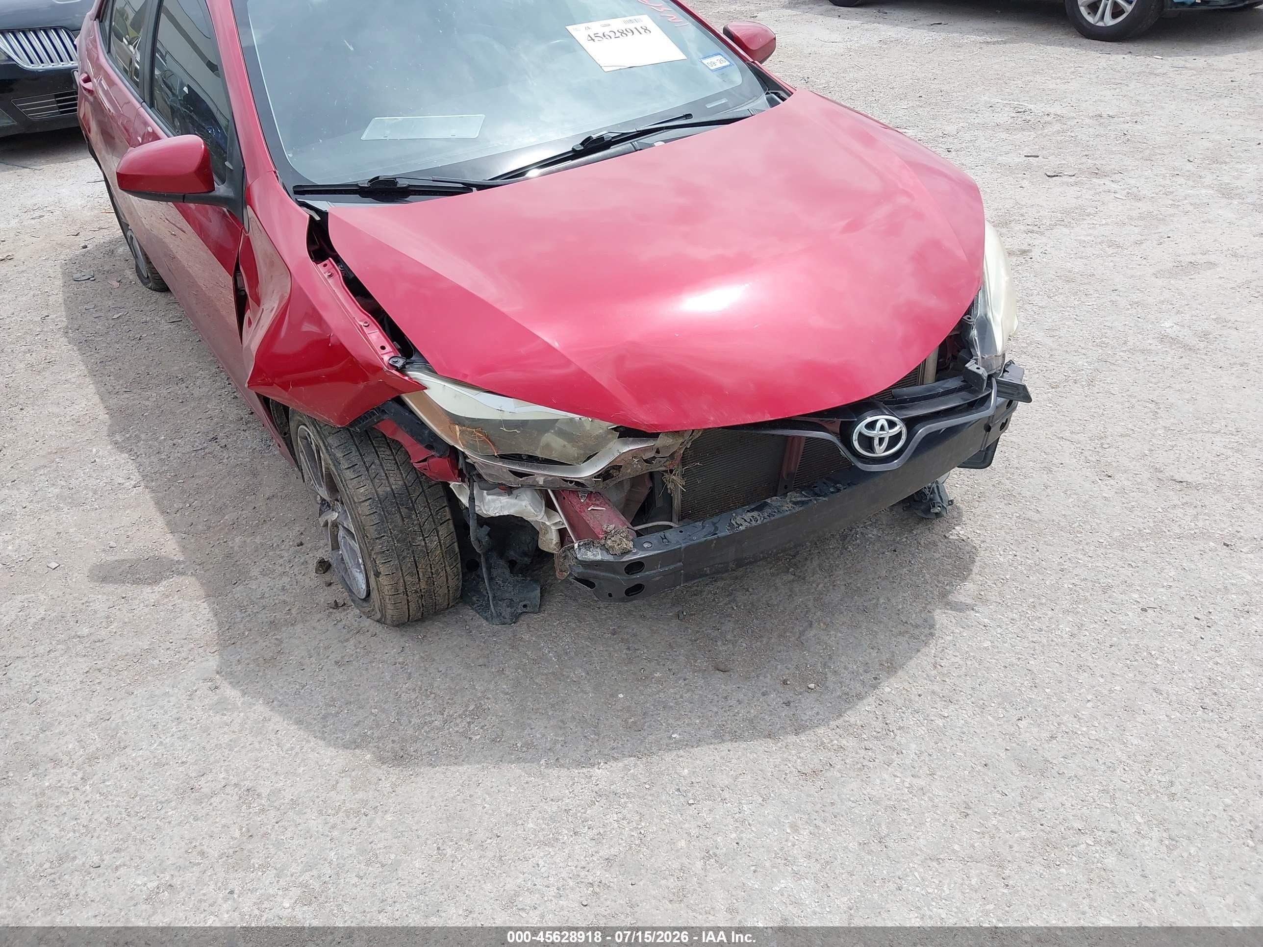 2014 Toyota Corolla Le Premium Red vin: 5YFBURHE4EP108748