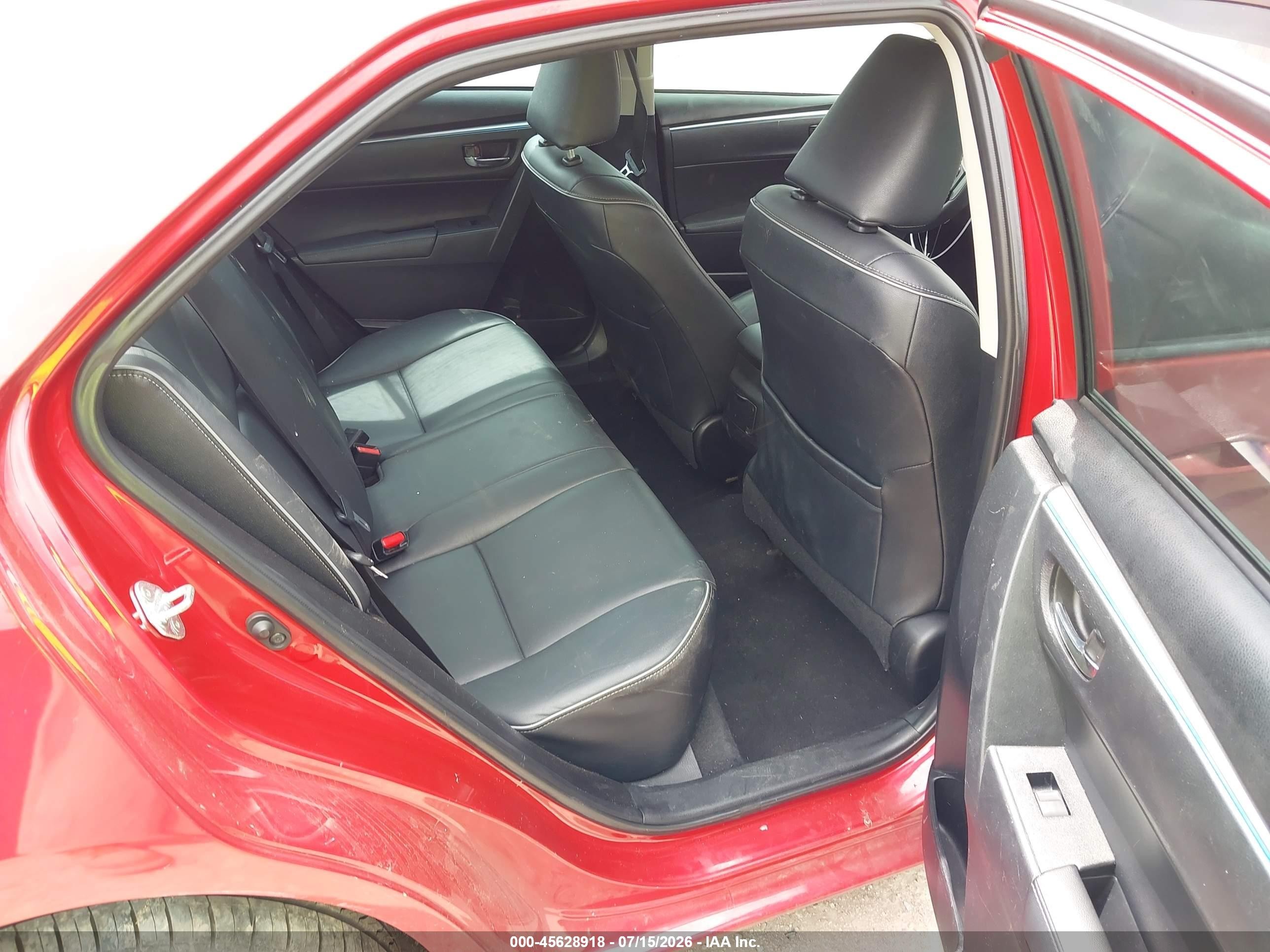 2014 Toyota Corolla Le Premium Red vin: 5YFBURHE4EP108748