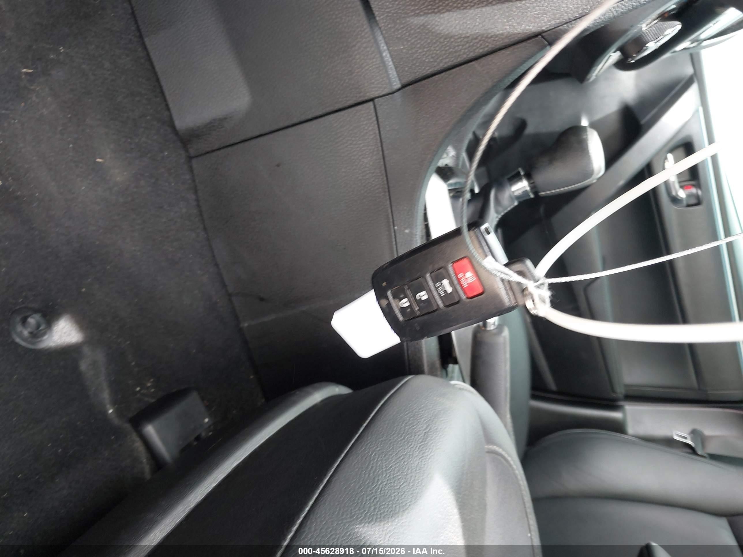 2014 Toyota Corolla Le Premium Red vin: 5YFBURHE4EP108748